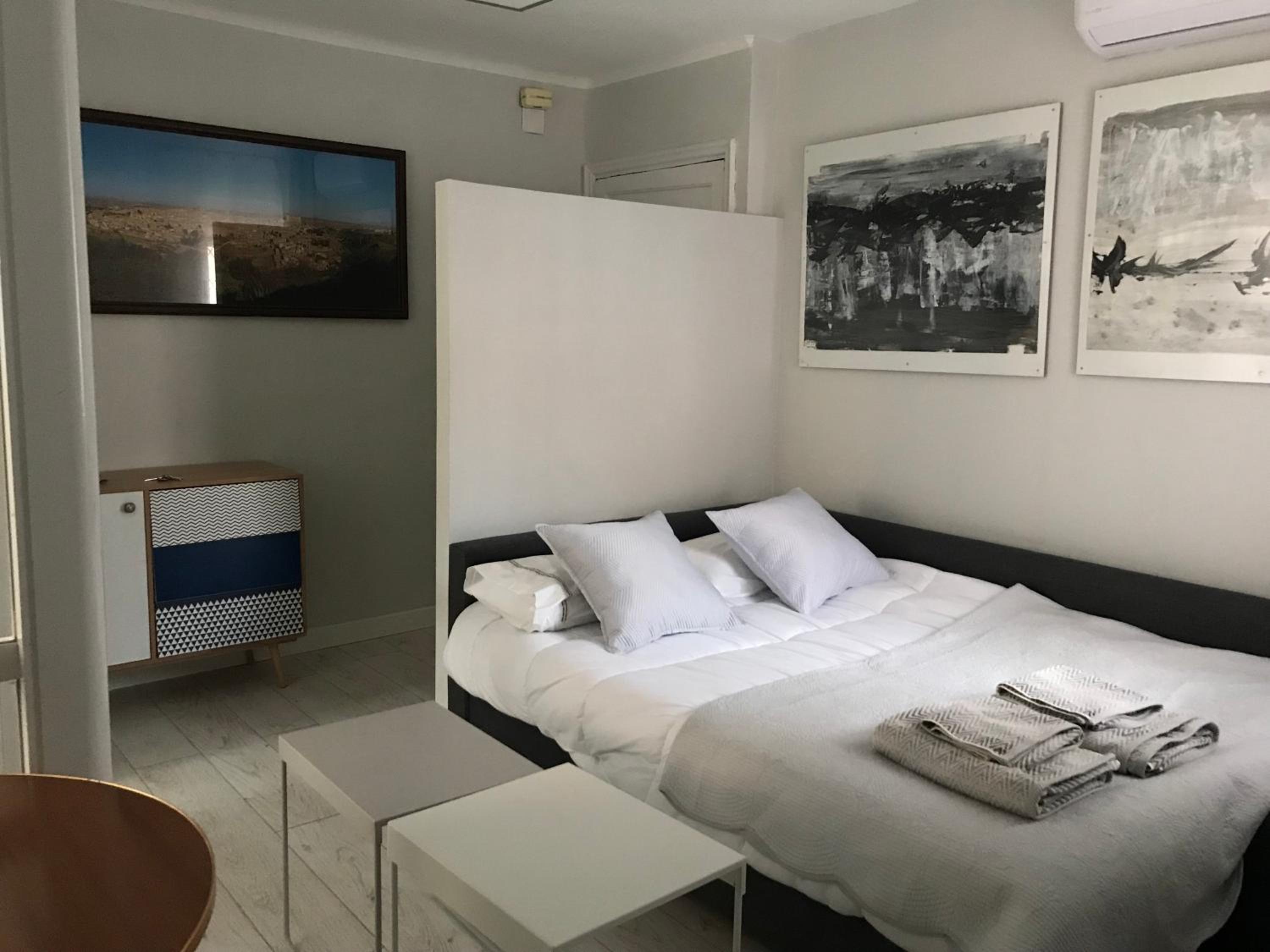 Apartment - Photo 9