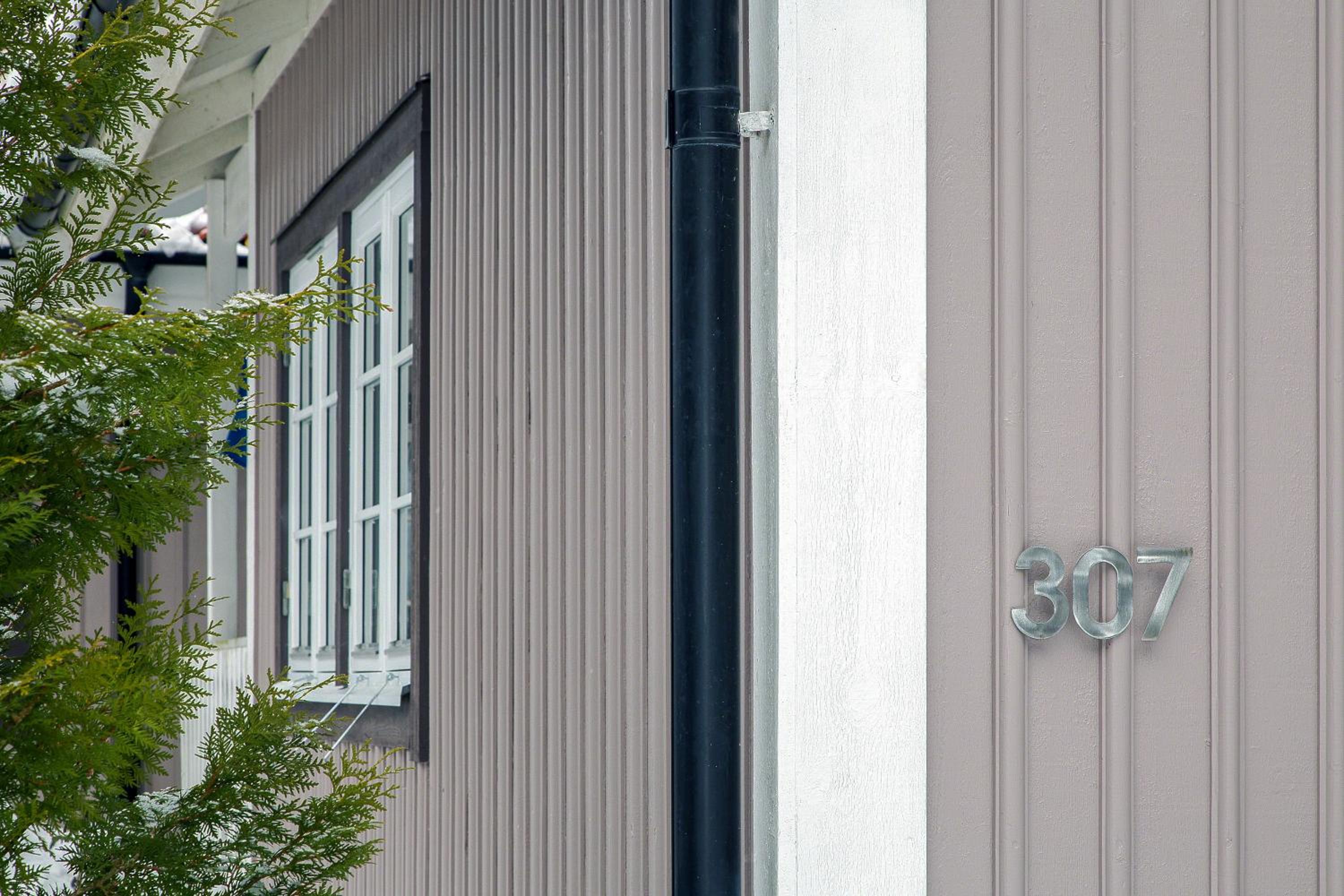 Studio - Split Level - Photo 16