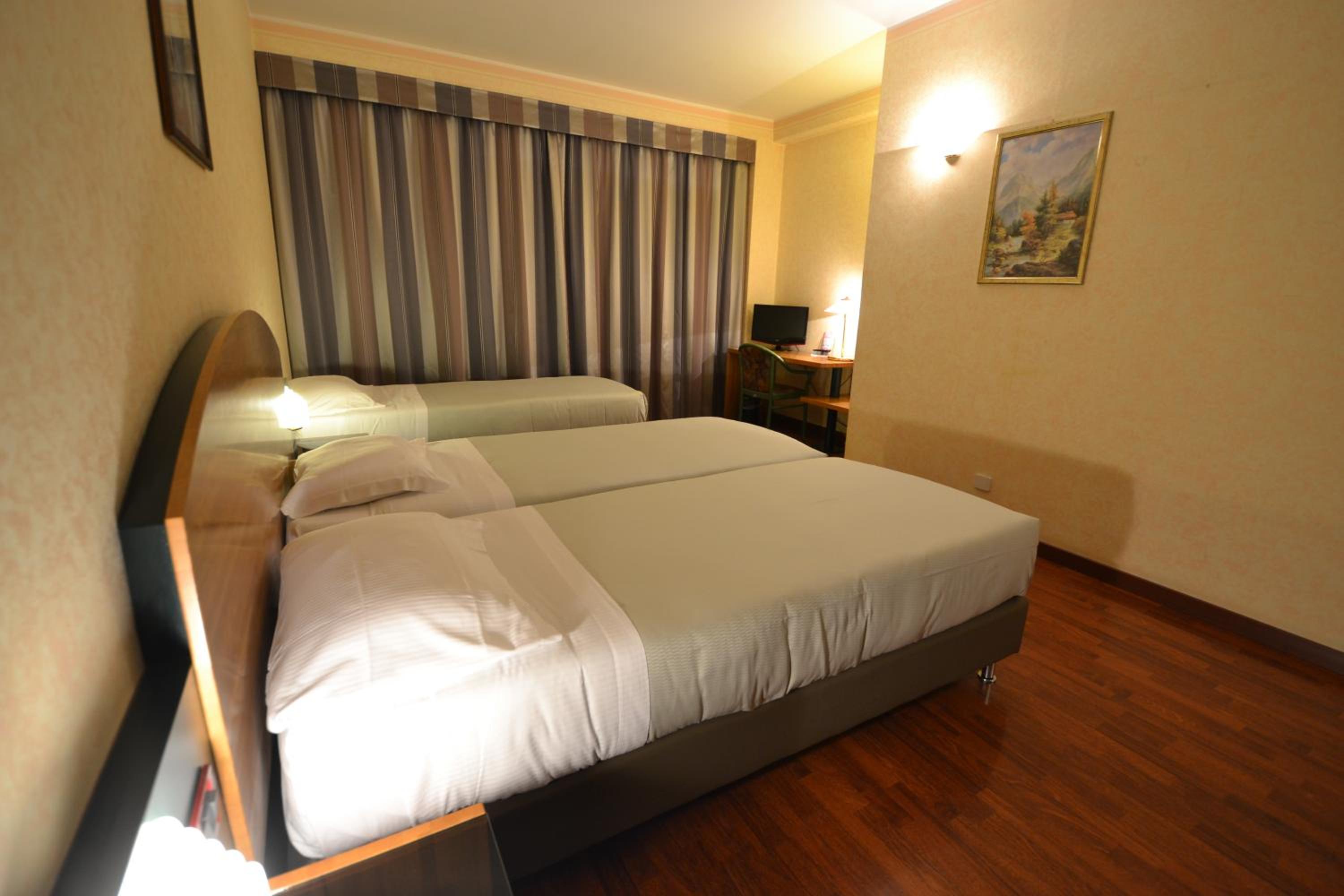 Triple Room - Photo 1
