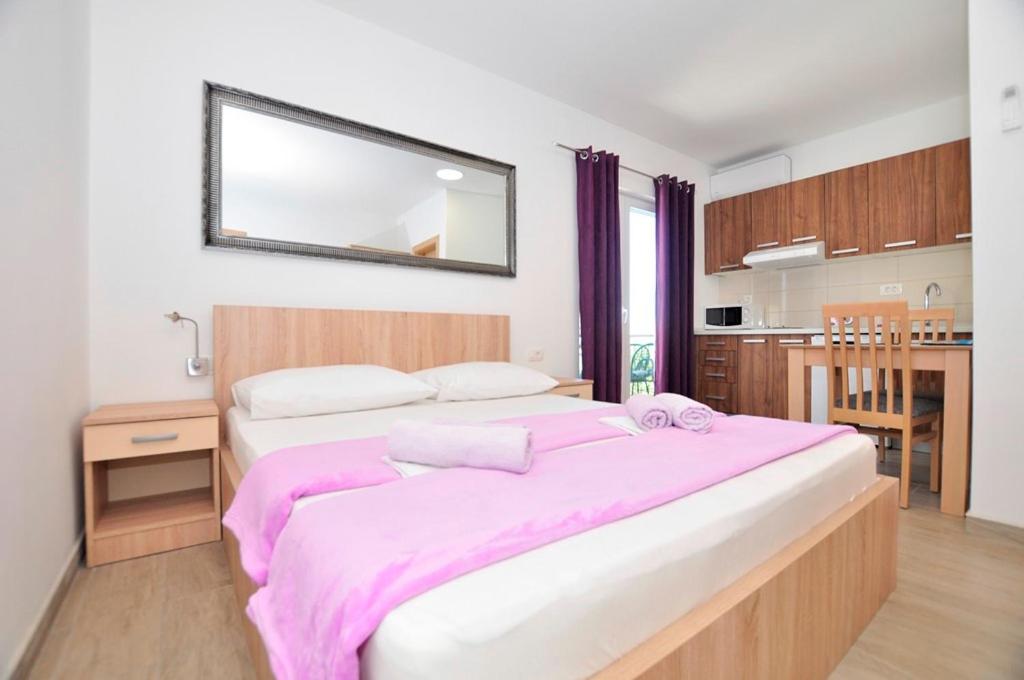 Apartment - Photo 4