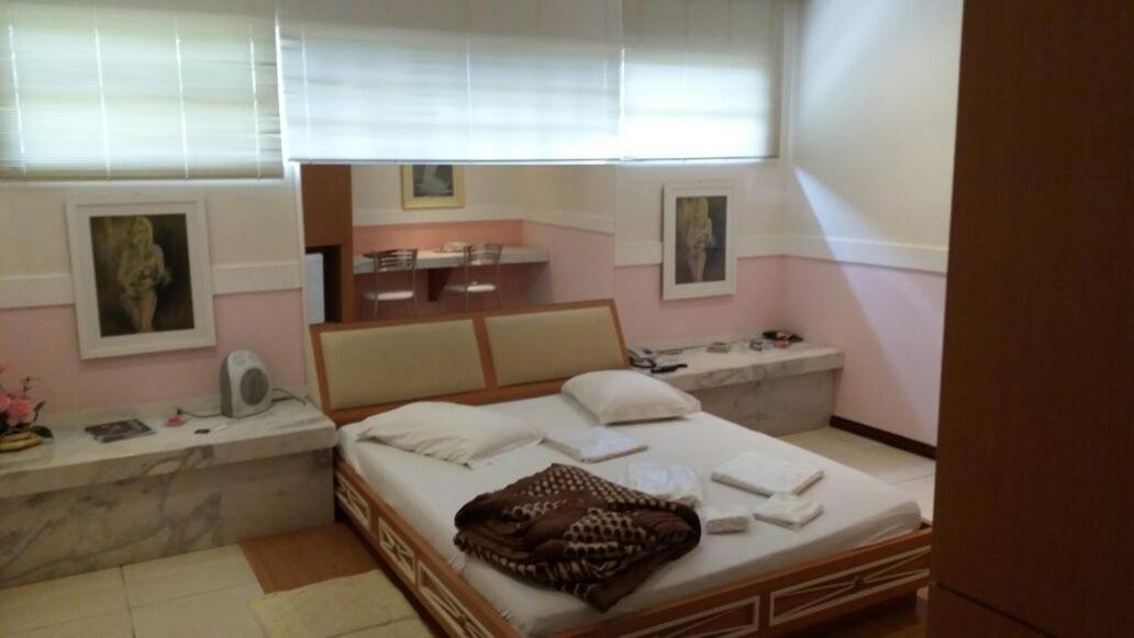 Deluxe Suite - Photo 9