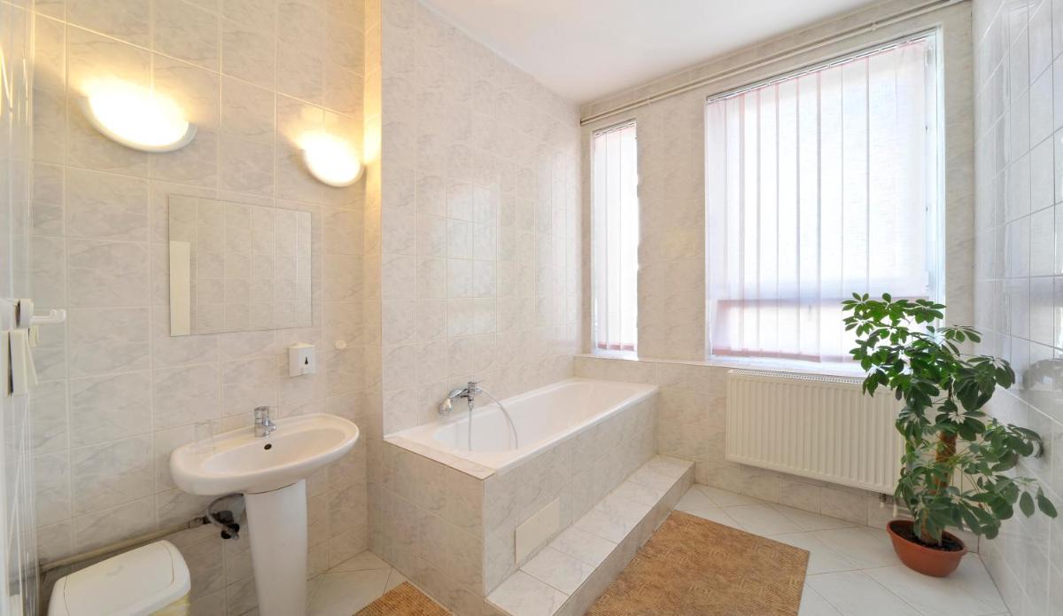 Double Room with Extra Bed photo 3