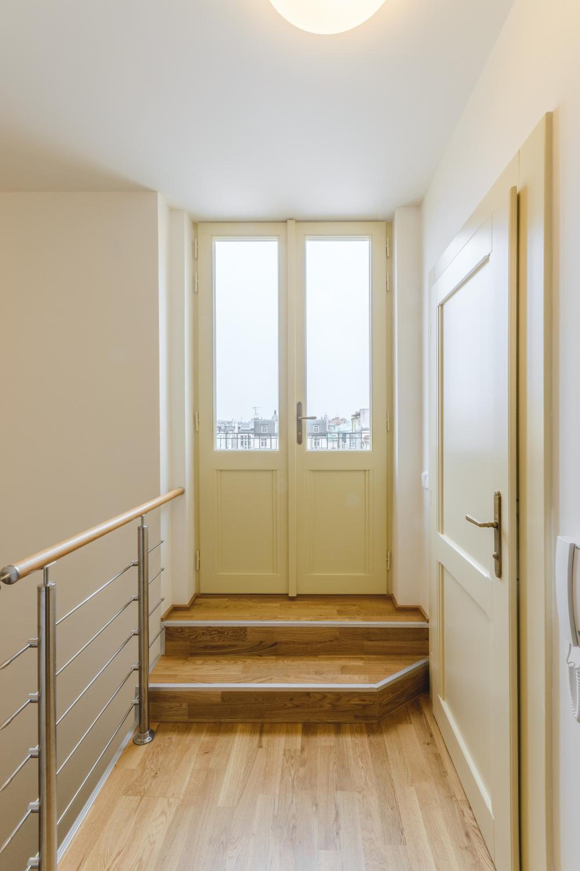 Four-Bedroom Apartment with Terrace (12 Adults)