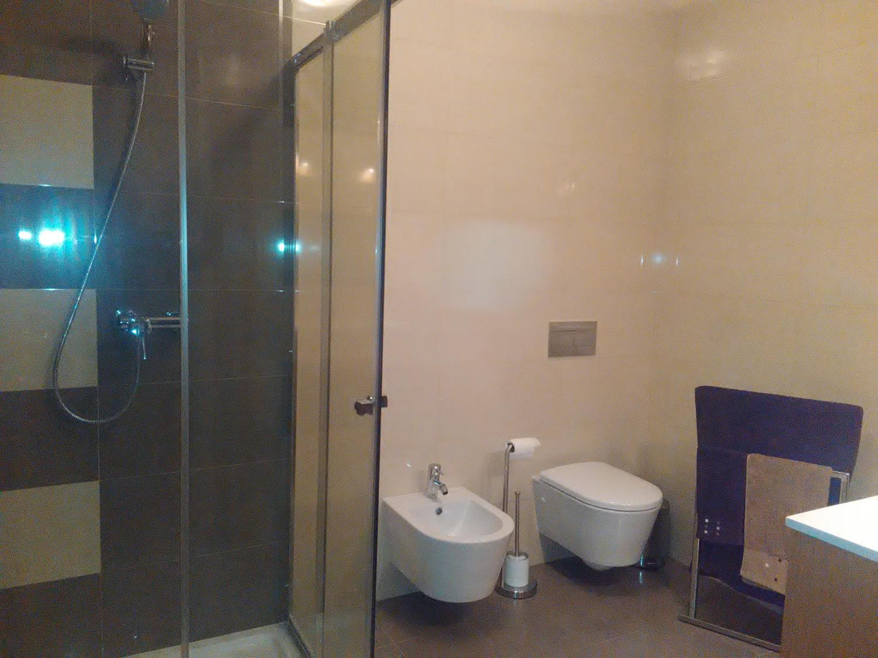 Family Room with Private Bathroom photo 2