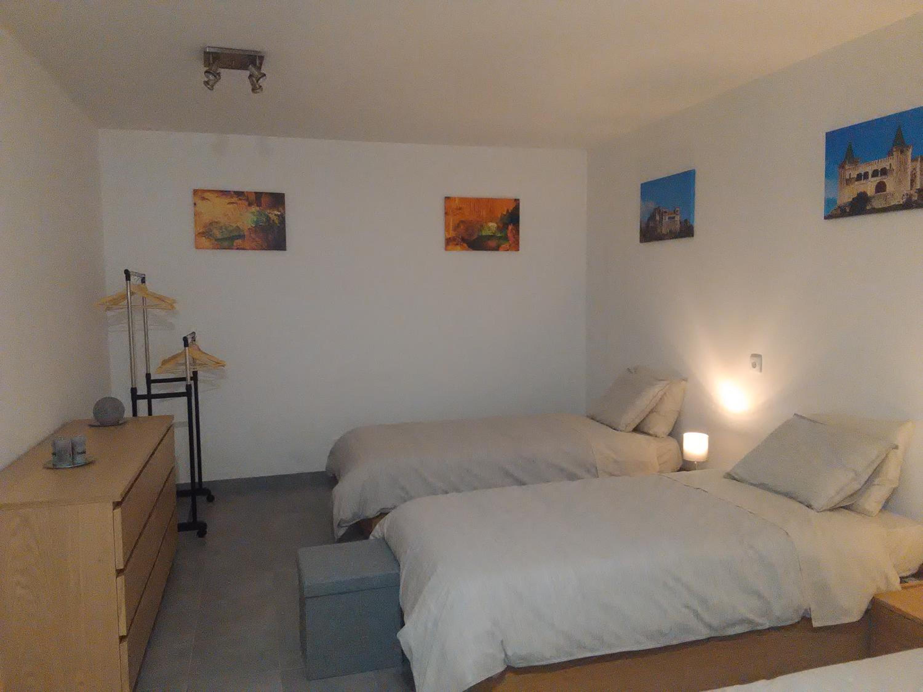 Single Room with Shared Bathroom photo 1