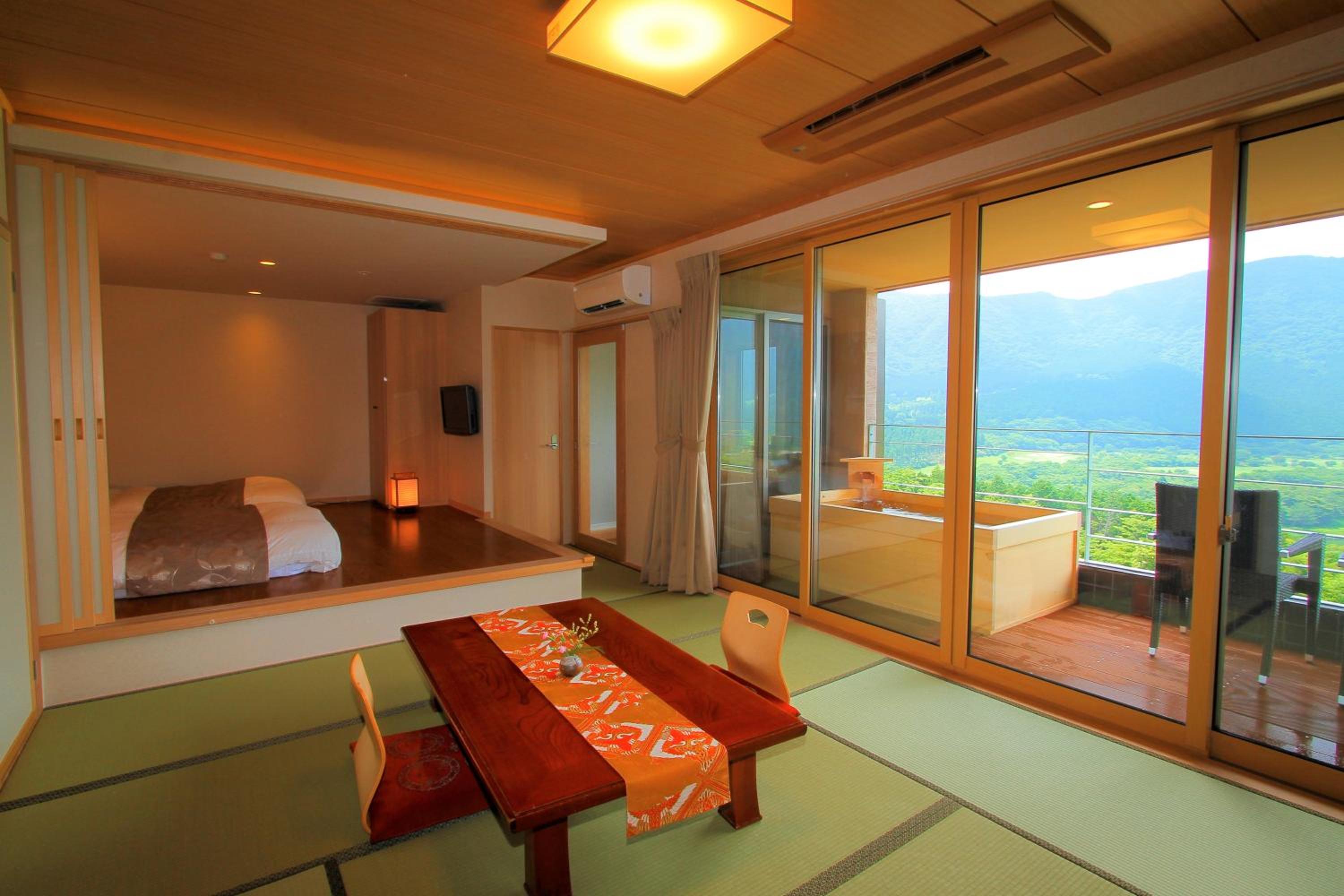Deluxe Suite with Tatami Area and Open-Air Bath