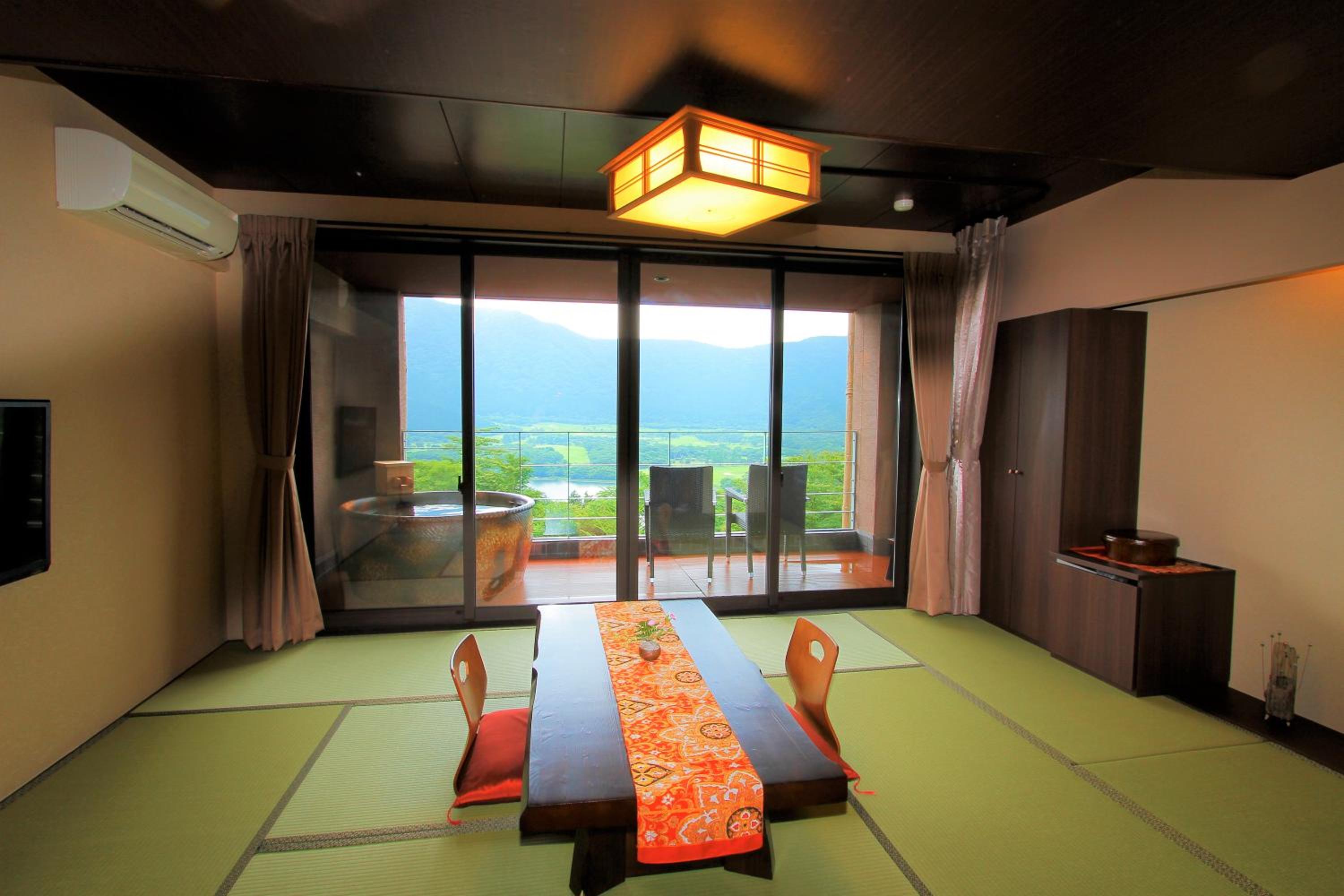 Japanese-Style Quadruple Room with Open-Air Bath - Photo 1