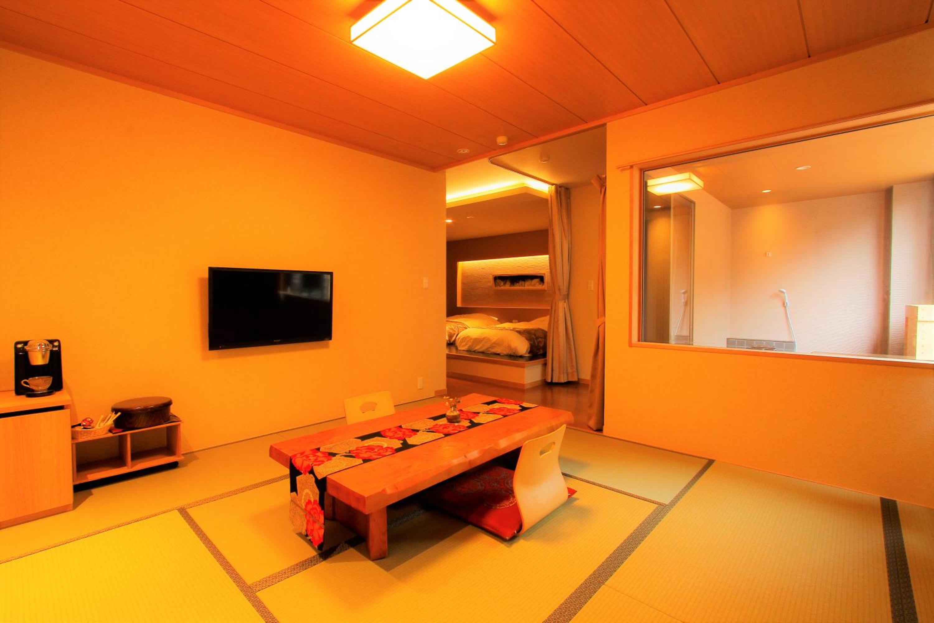 Suite with Tatami Area and Open-Air Bath - Photo 1