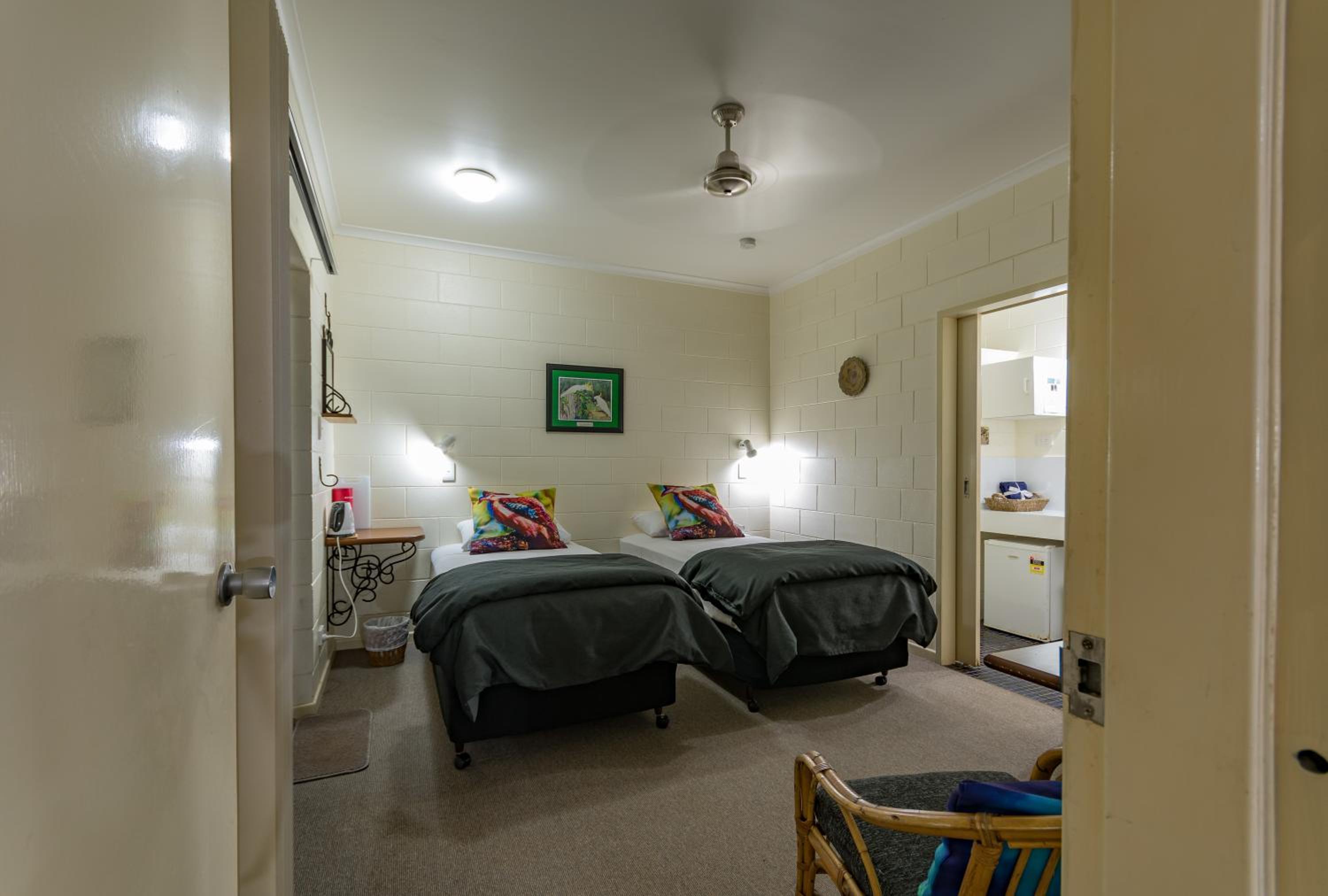 Queen Room (2 Guests)