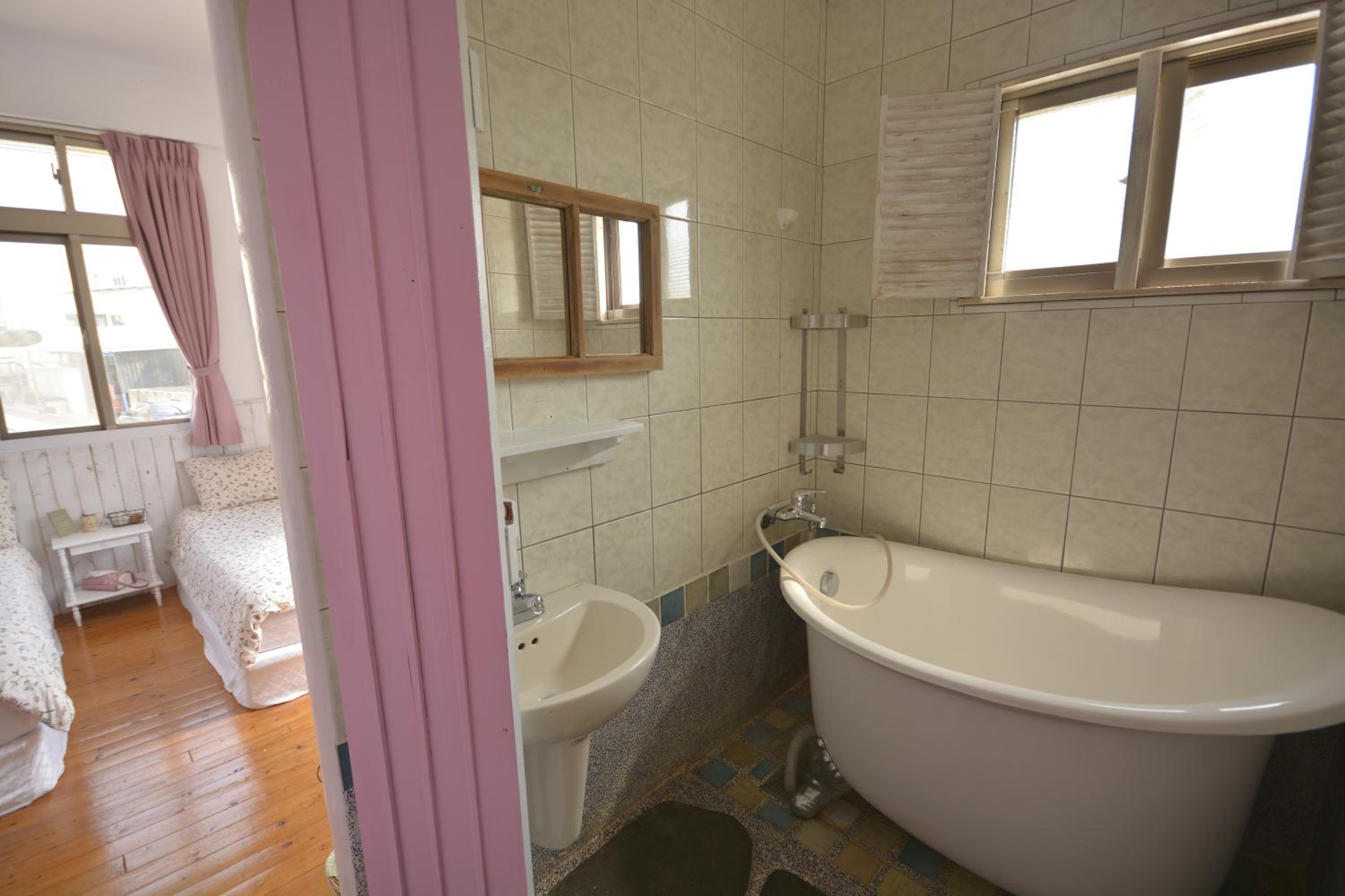 Quadruple Room with Bath photo 3