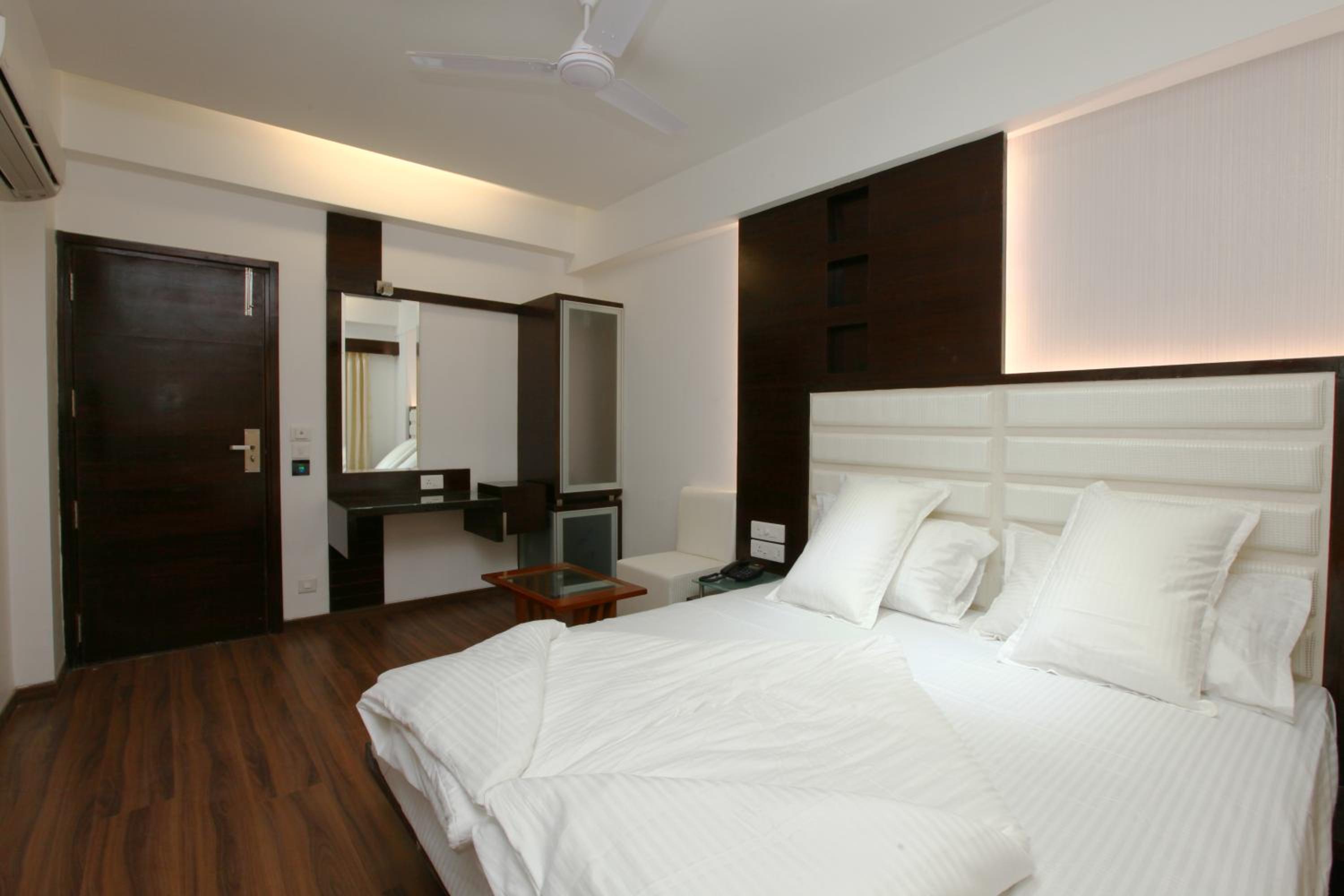 Deluxe Double or Twin Room photo 3