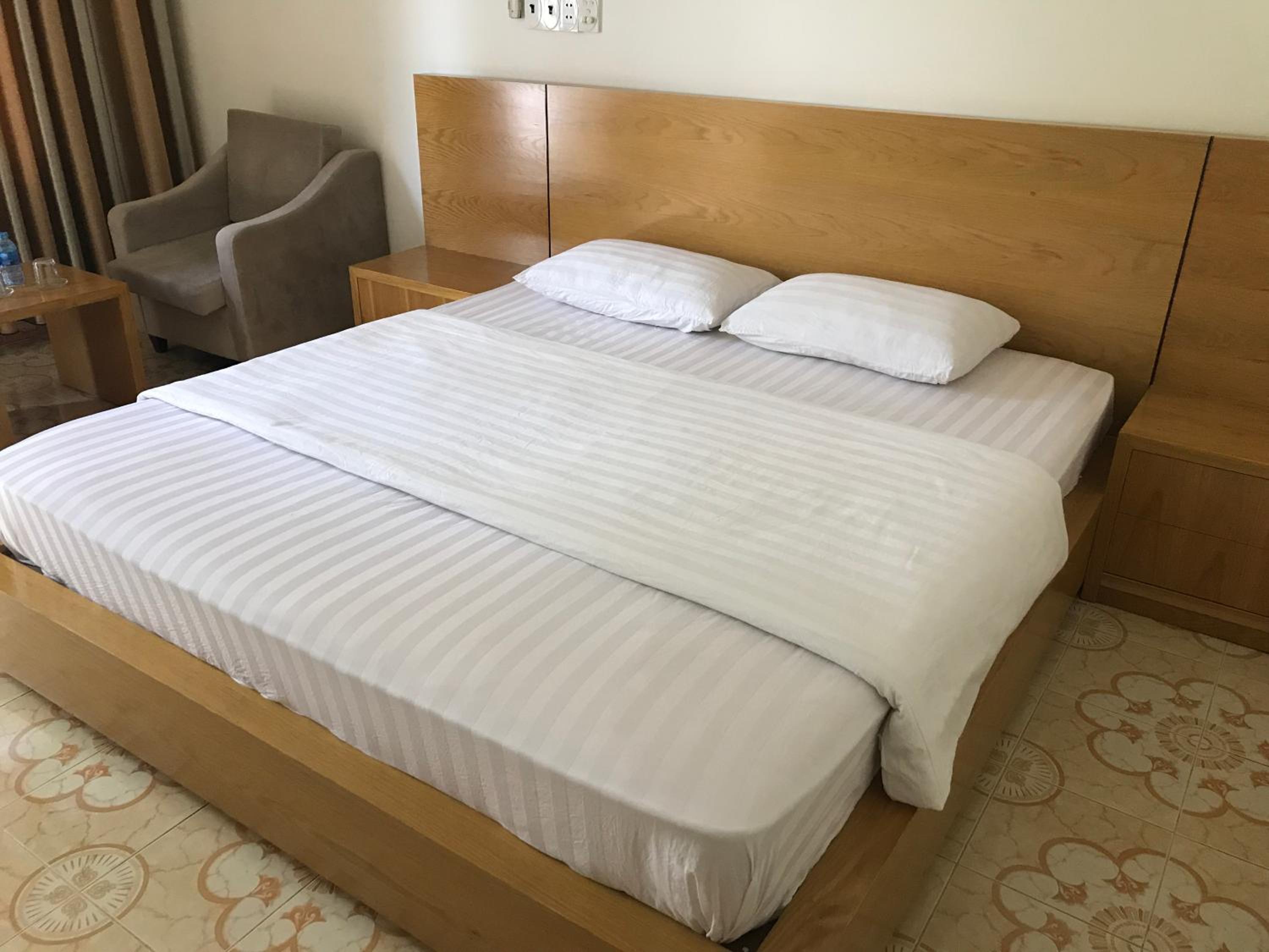 Standard King Room photo 2