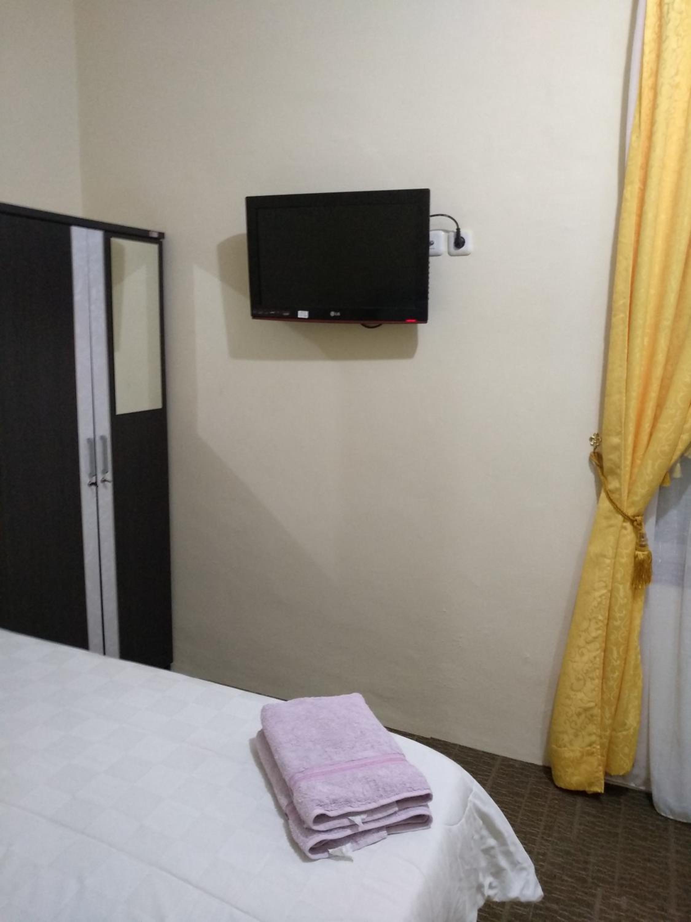 Deluxe Double Room (2 Adults + 1 Child) photo 3