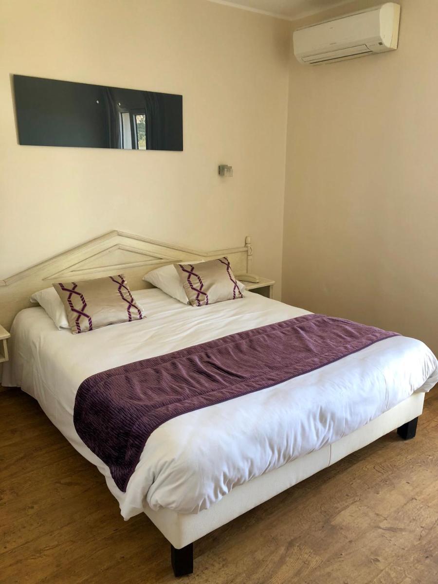 Double Room with Side Sea View - First Floor photo 1