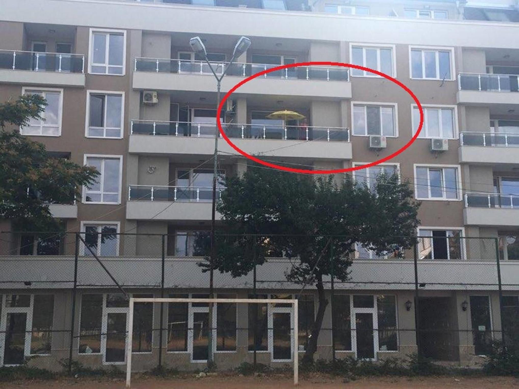 Apartment With Terrace photo 2