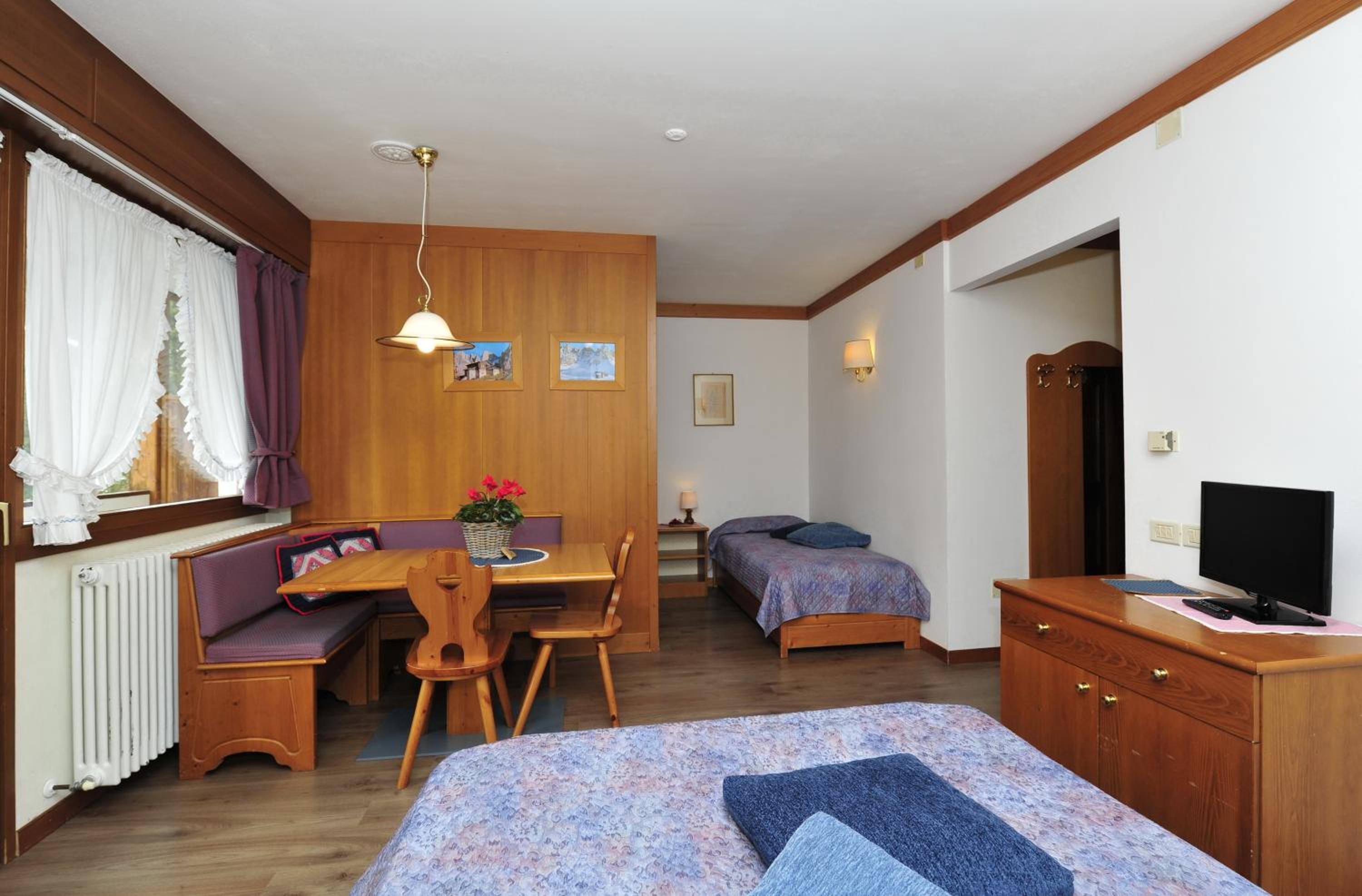 Studio (3 Adults)