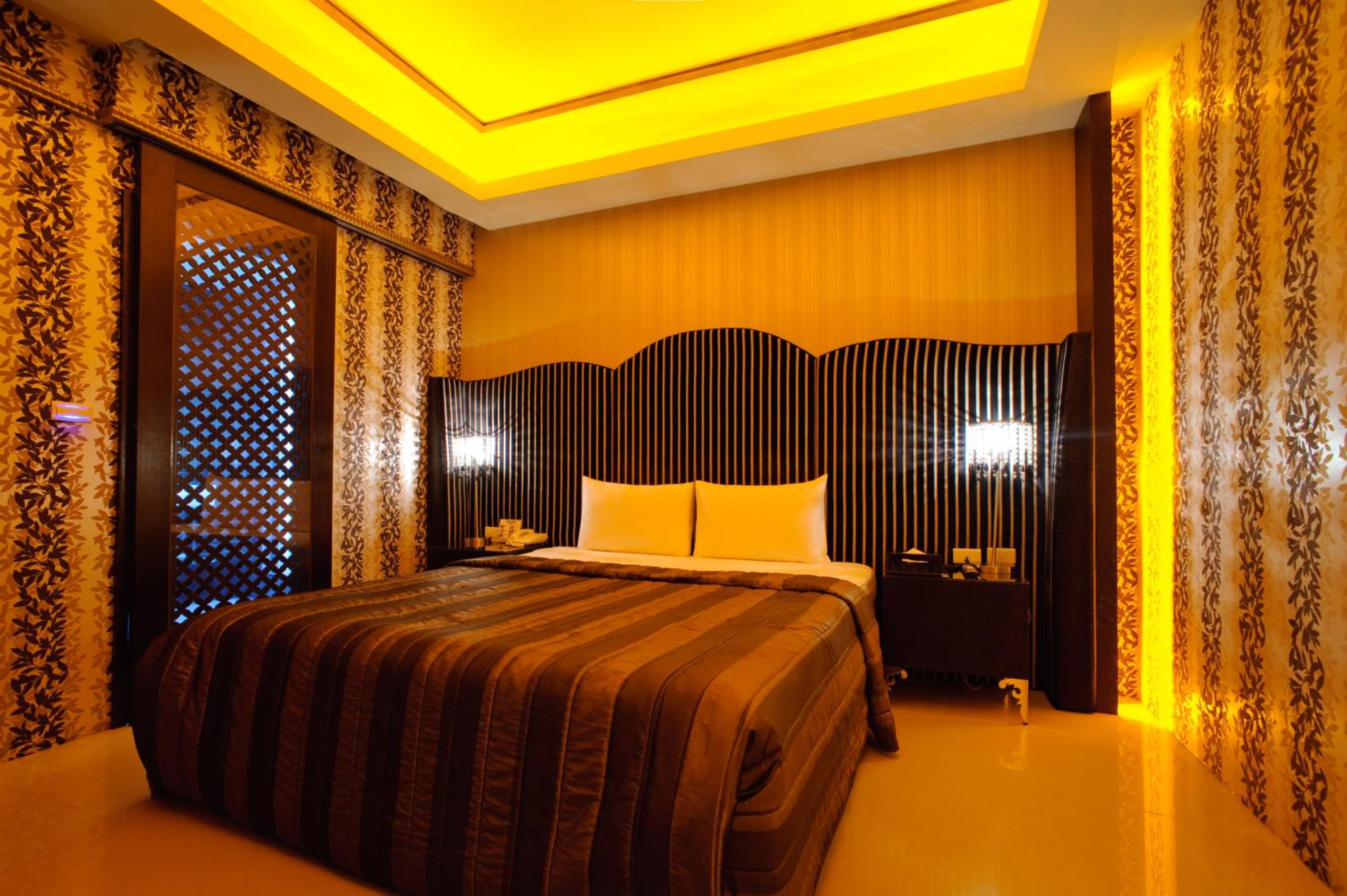 Large Double Room photo 2