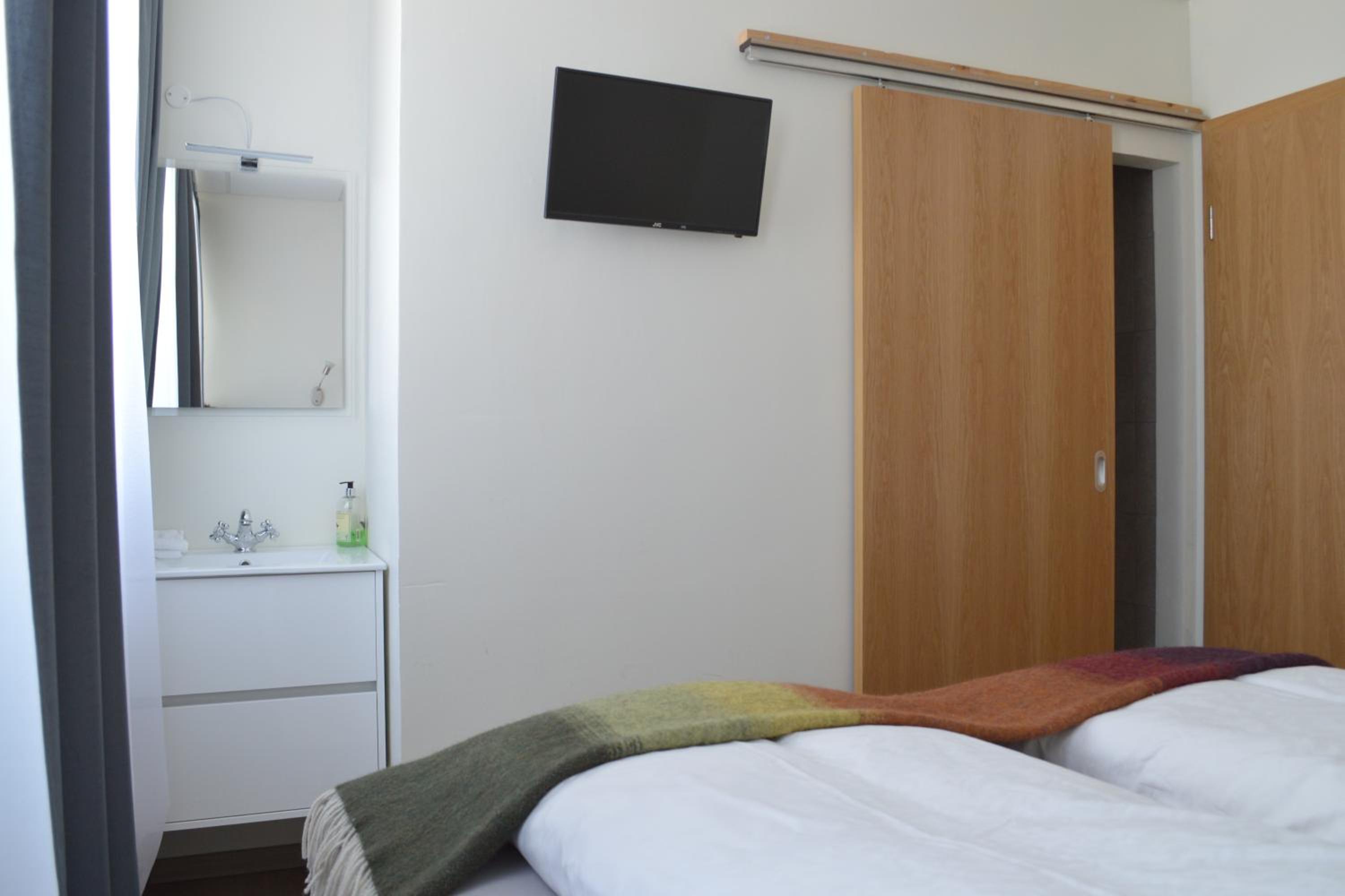Double Room with Private Bathroom - Photo 1