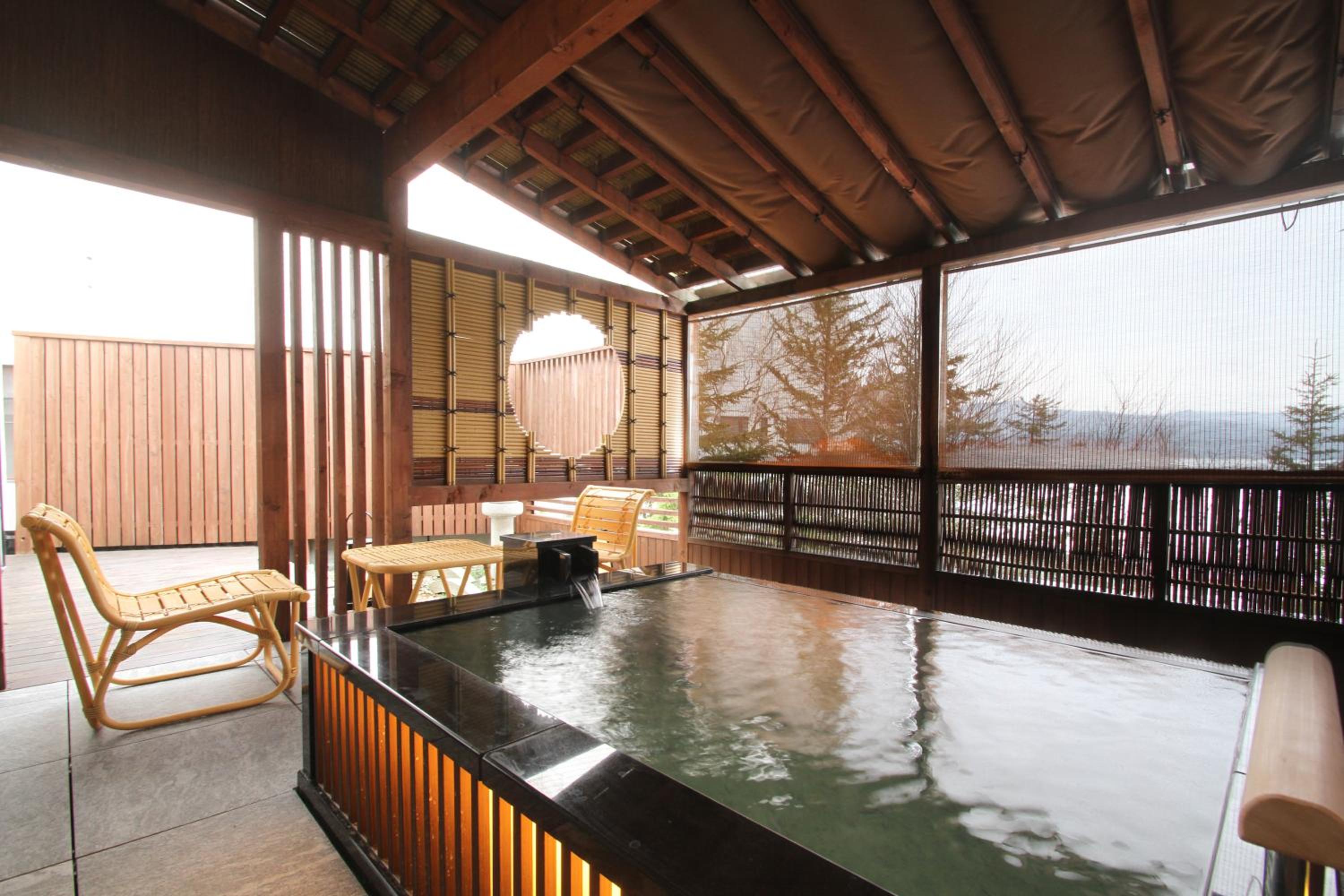 Superior Standard Suite with open-air bath - In-Room Traditional Japanese Style Kaiseki Dinner + Japanese Style Breakfast Included photo 2