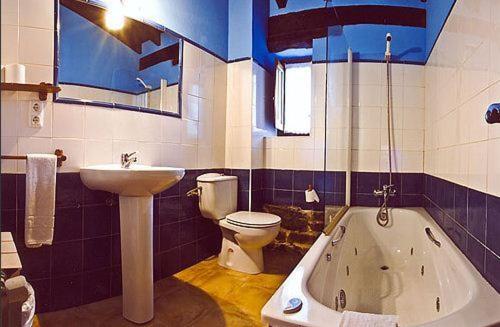 Two-Bedroom Apartment - Photo 3