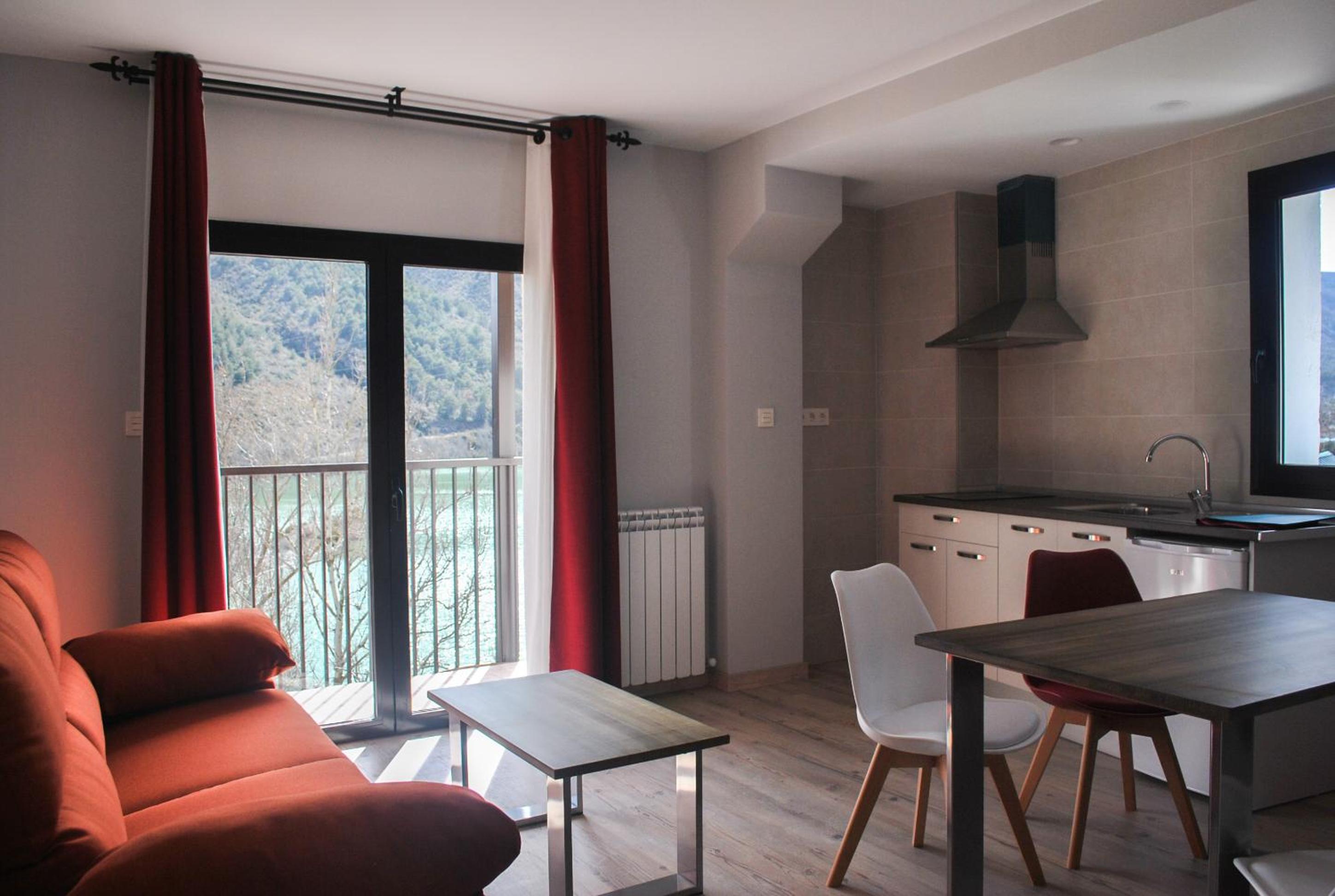 Apartment with Terrace - Photo 9