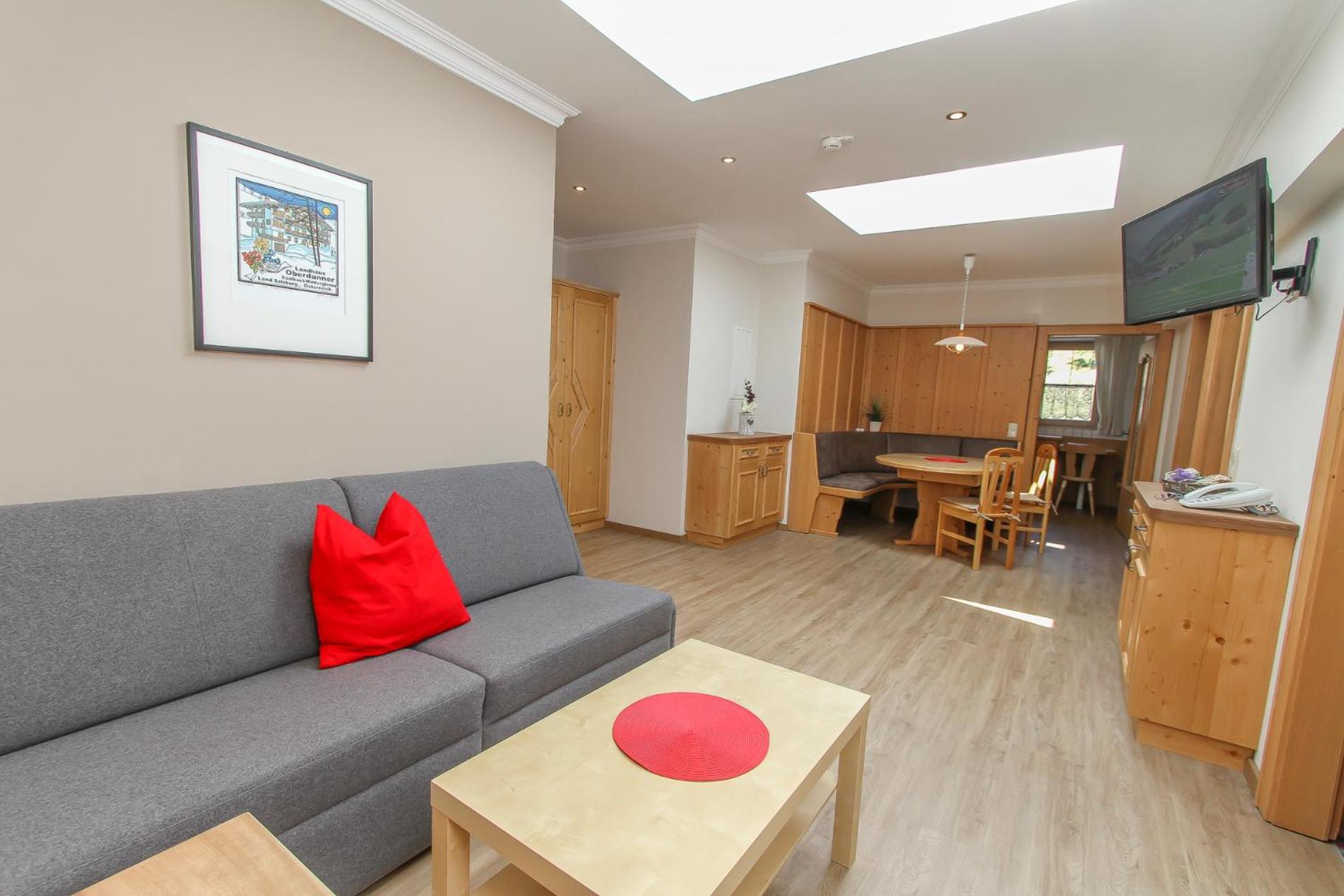 Large Two-Bedroom Apartment - Photo 1
