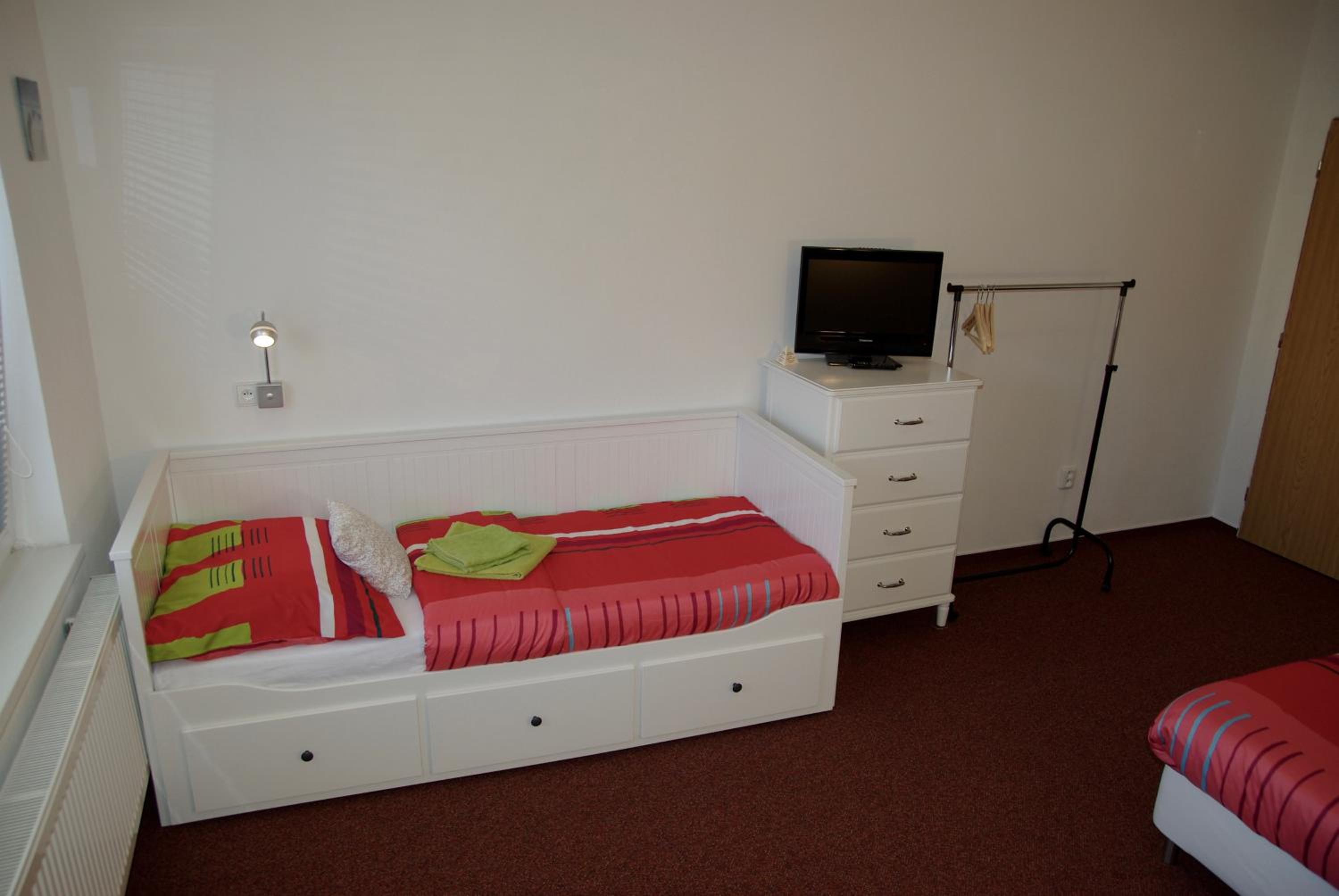 Family Room - Photo 20