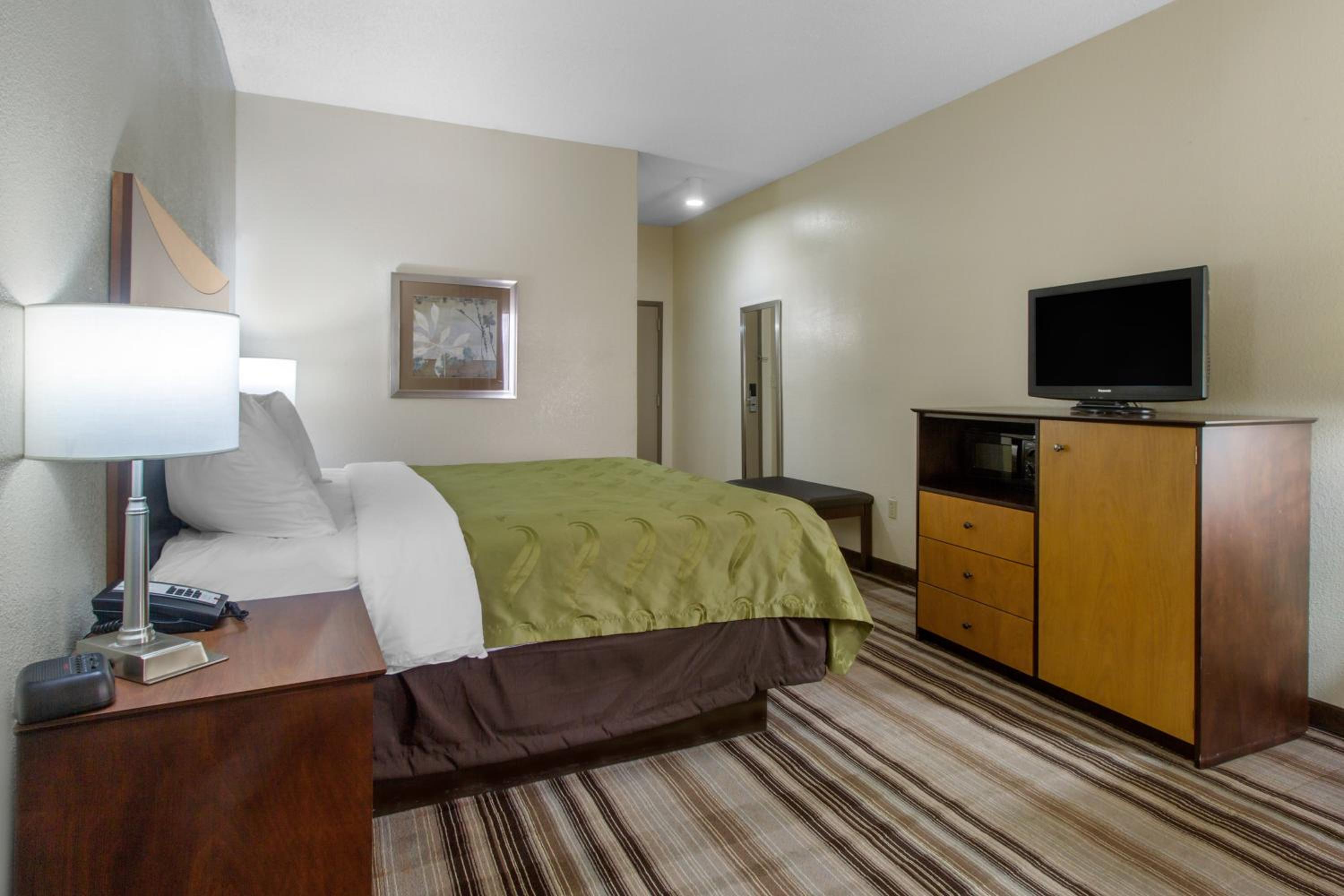 King Room - Non-Smoking - Photo 1