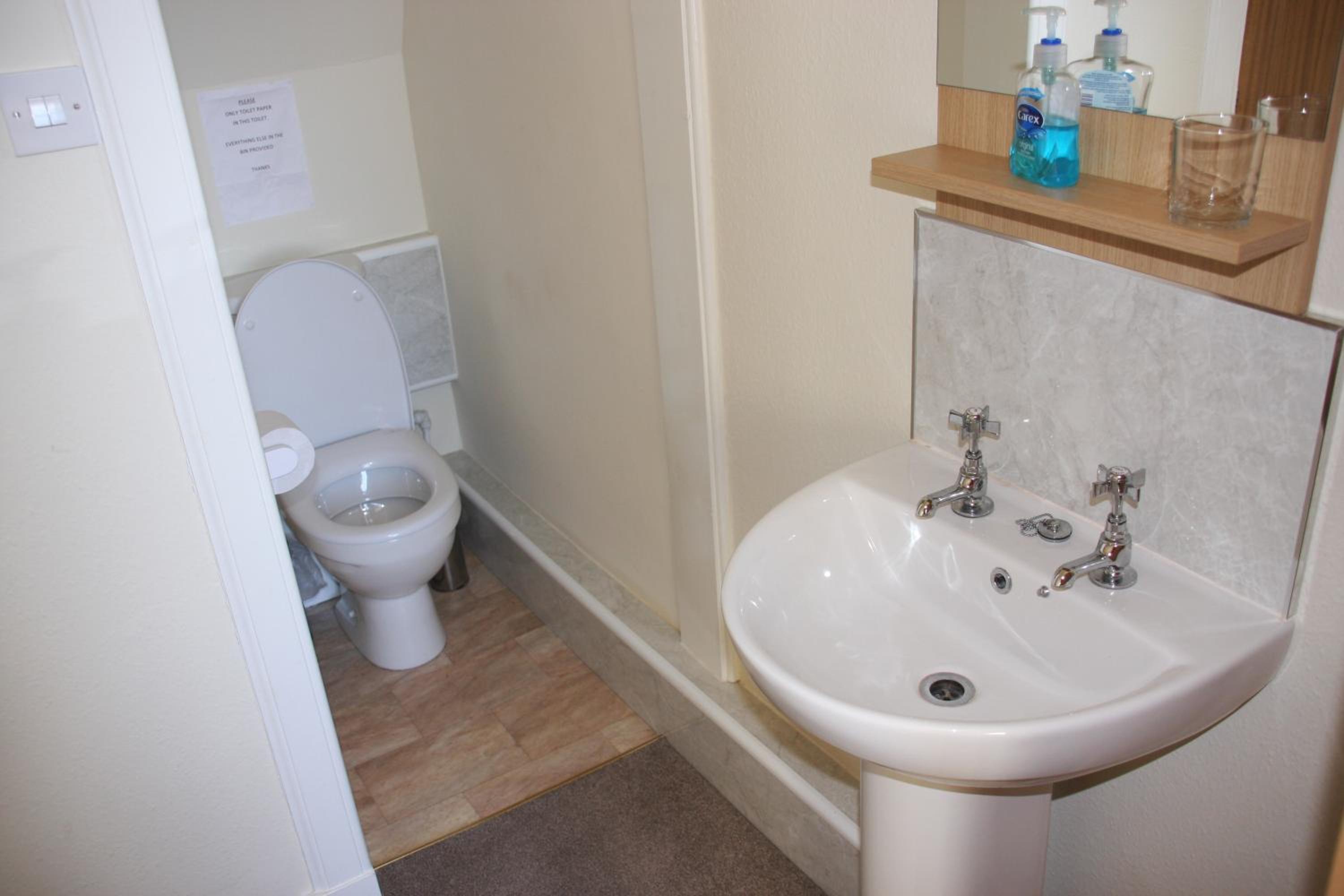 Single Room With Private Toilet  photo 3