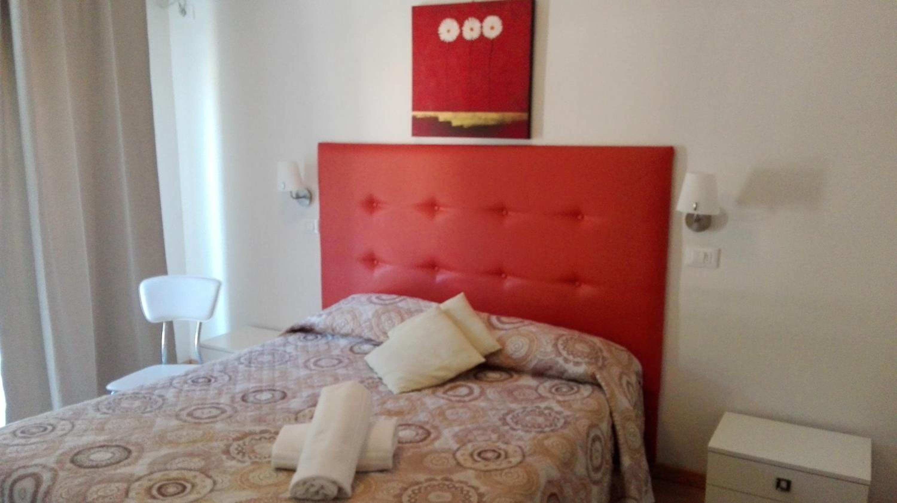 Double or Twin Room - Photo 3