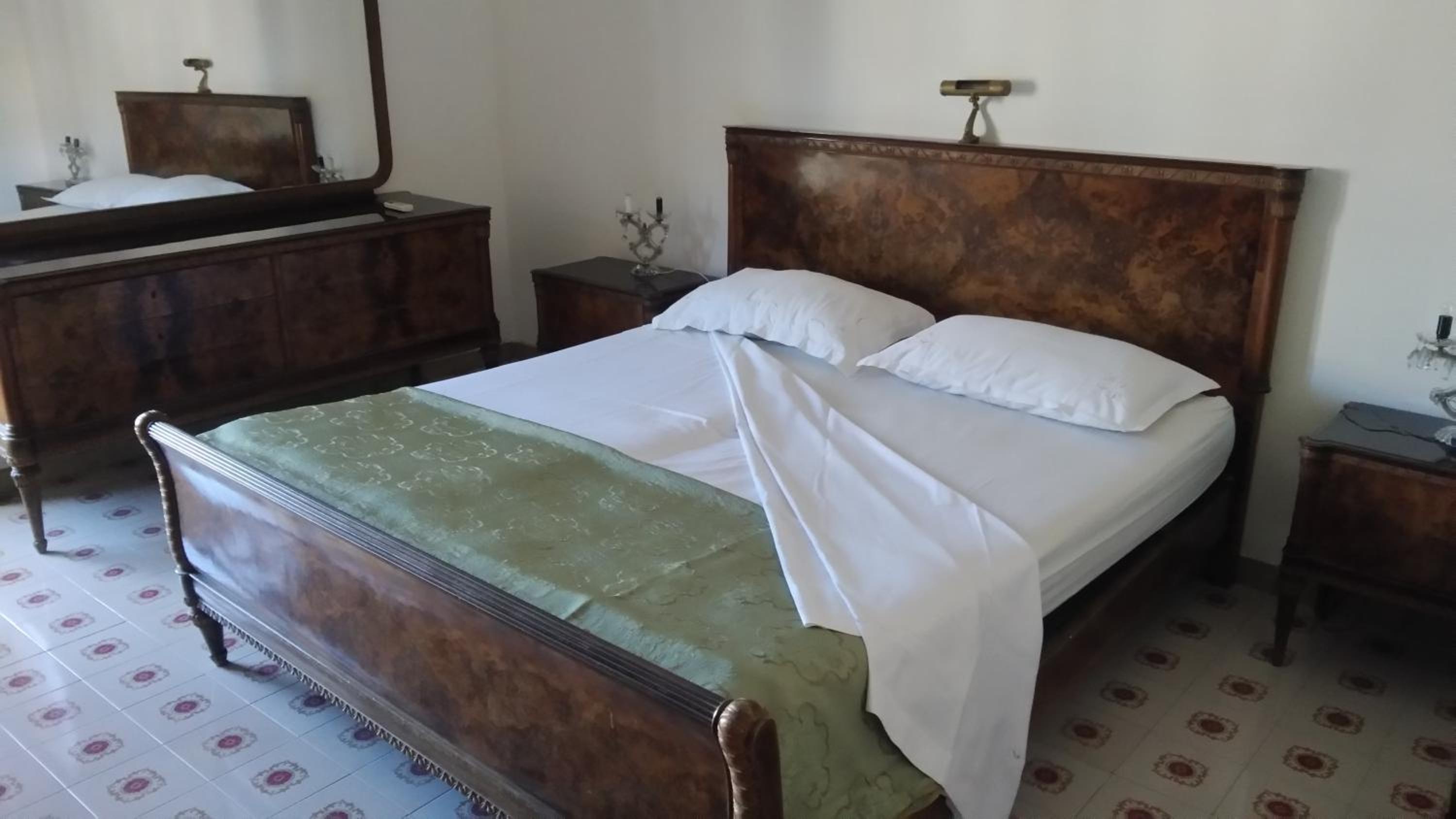Deluxe Room - Photo 1