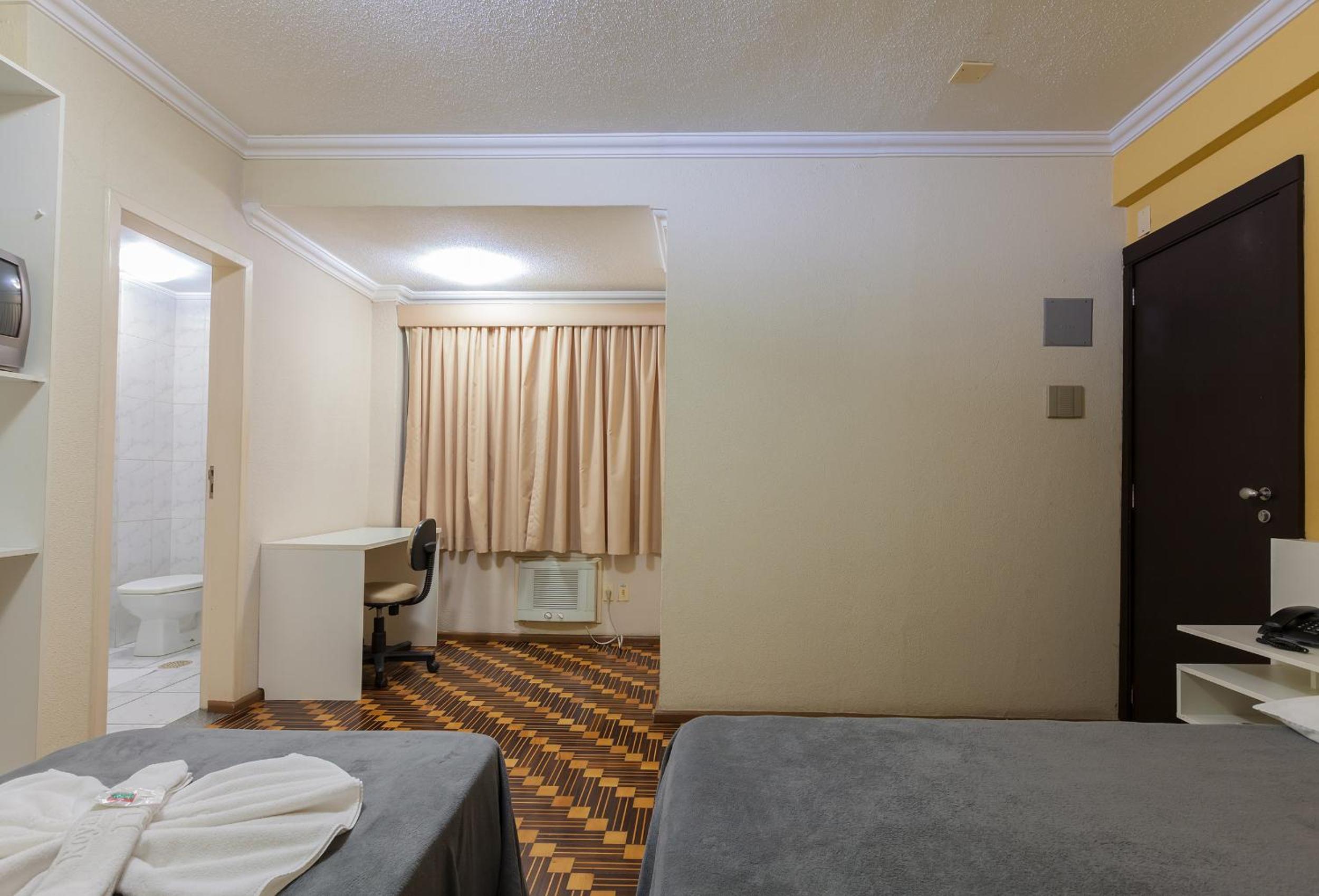 Standard Twin Room photo 2
