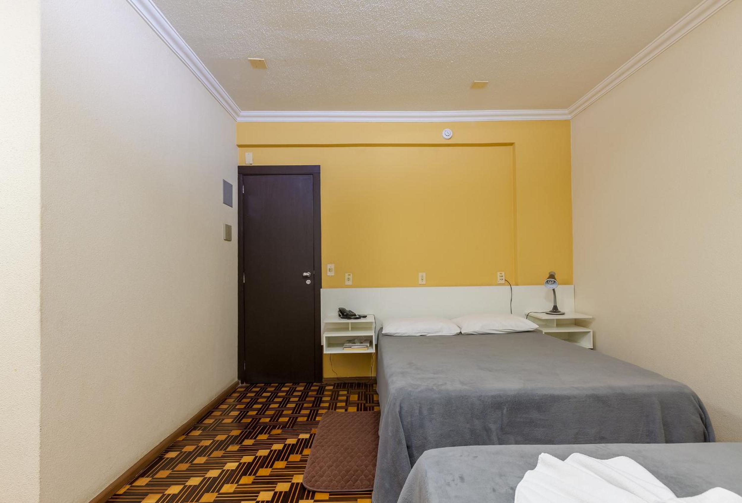 Couple + 1 Single Bed Standard  photo 2