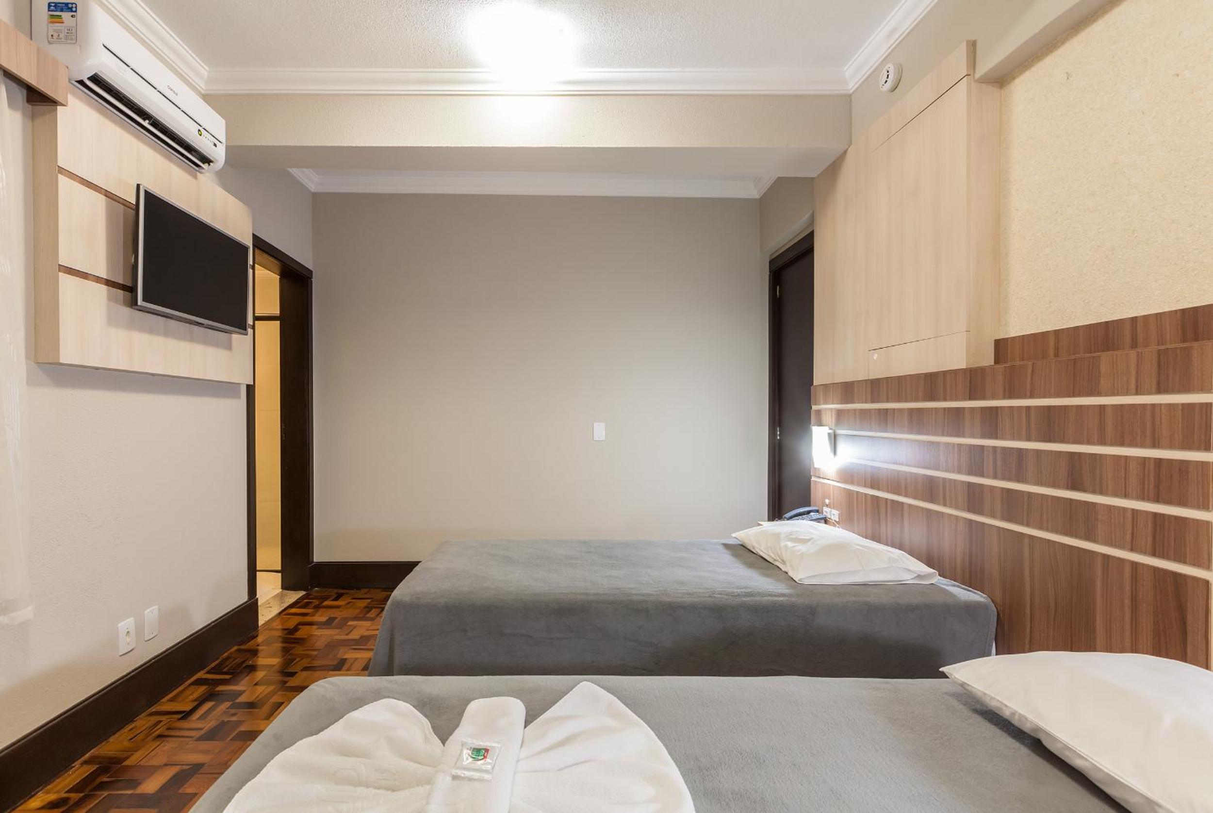 Deluxe Twin Room photo 2