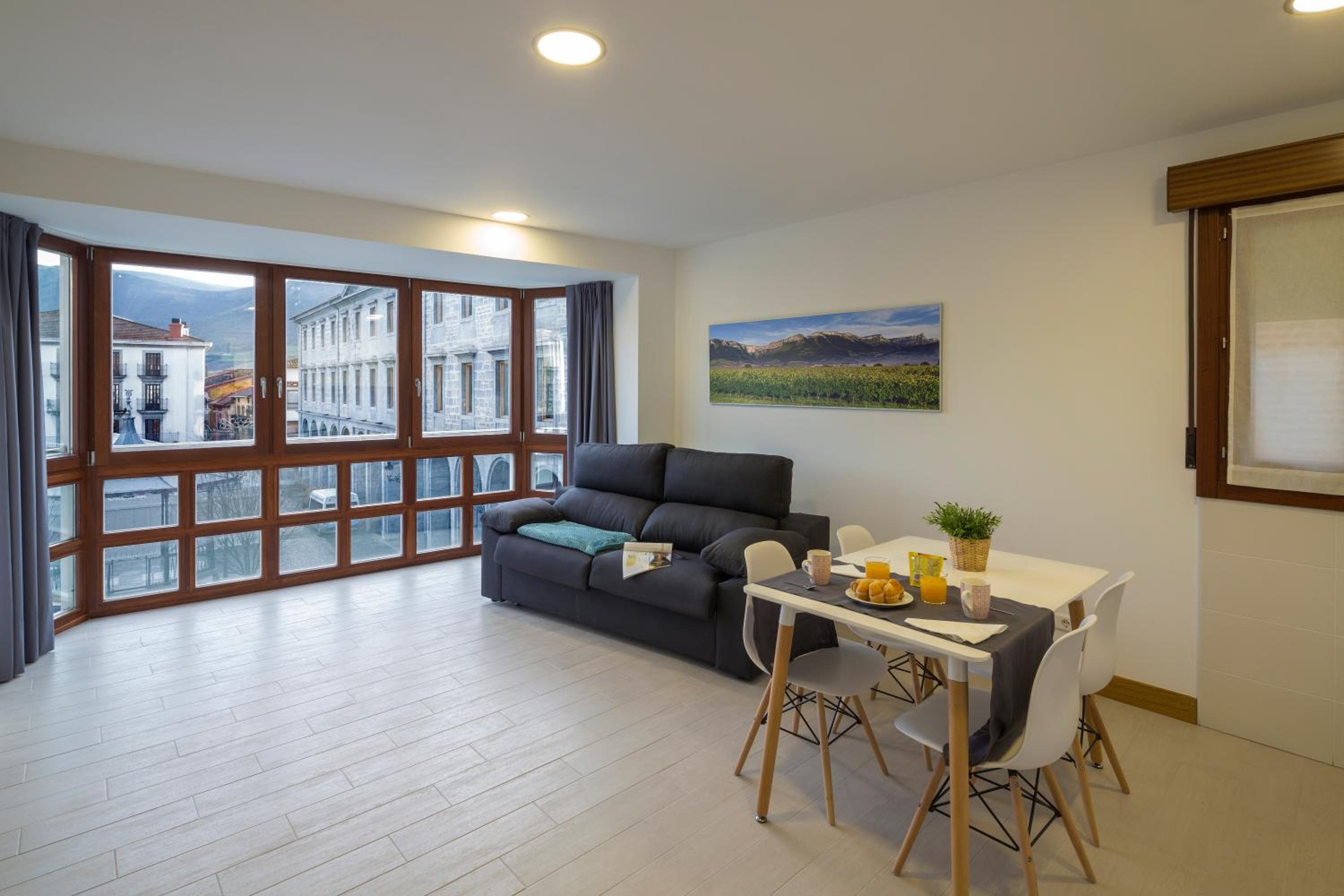 Apartamento de 2 habitaciones con vista a la calle