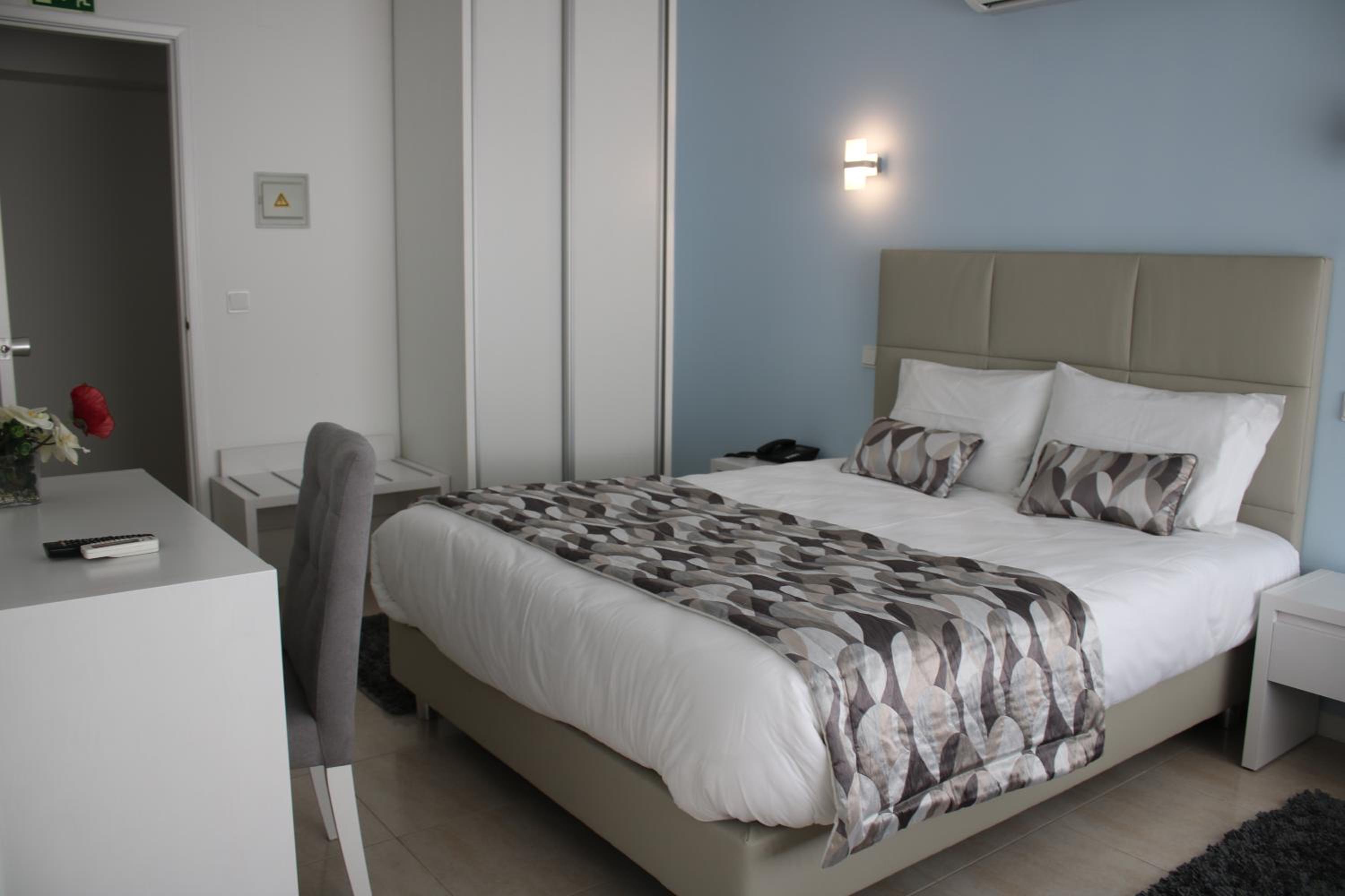 Double or Twin Room - Photo 17