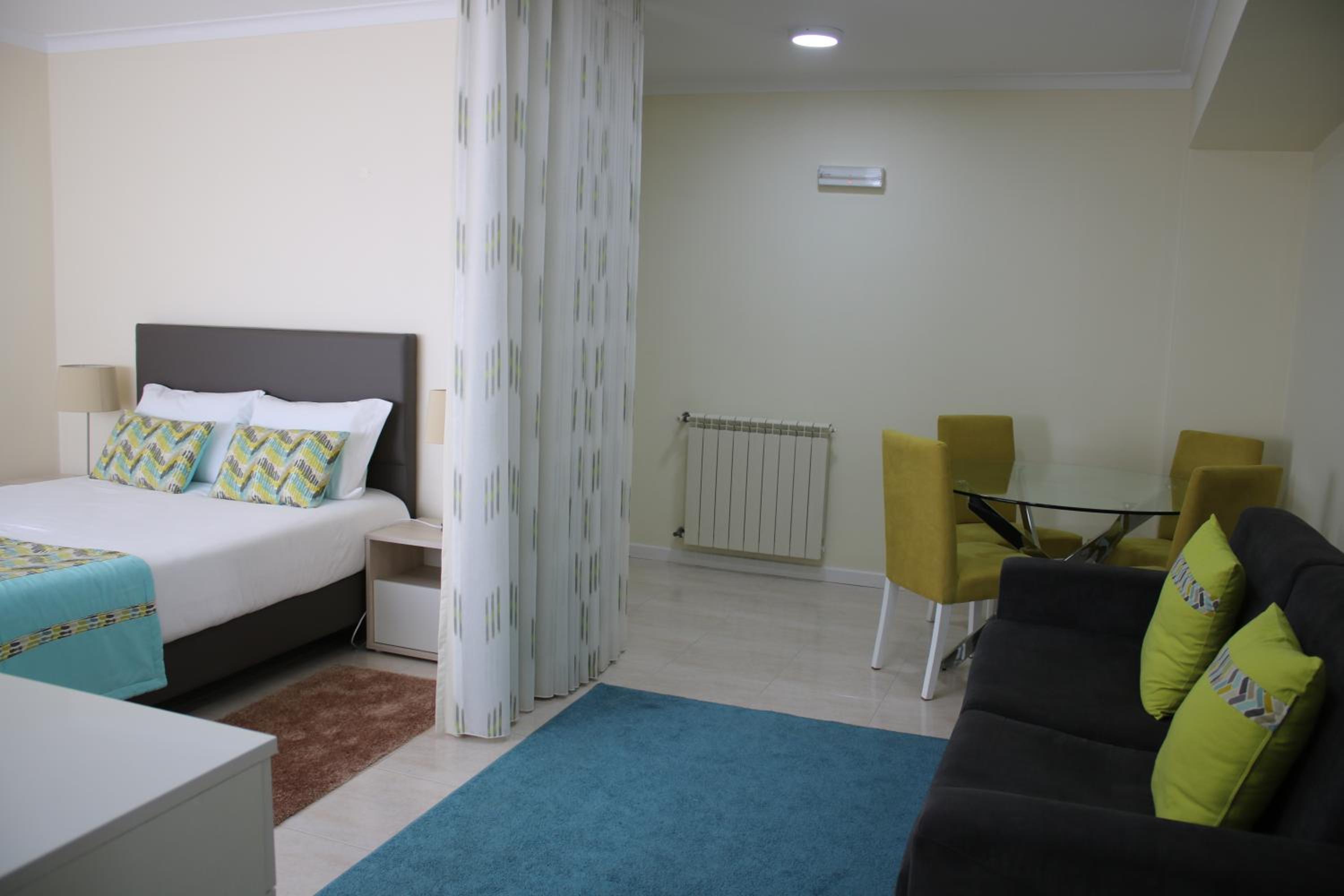 Suite - Photo 12