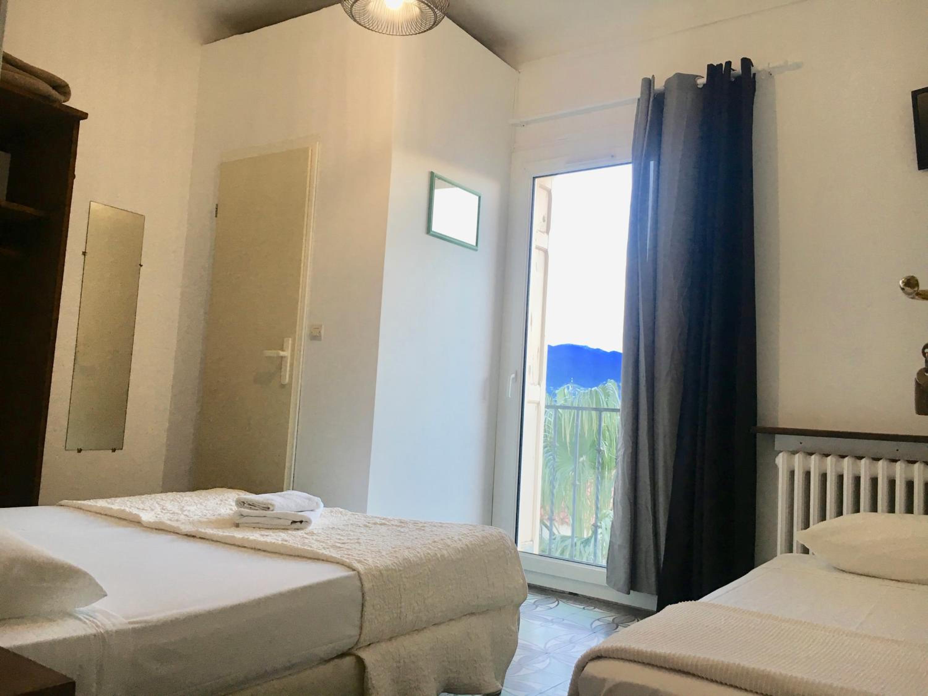 Triple Room - Photo 5