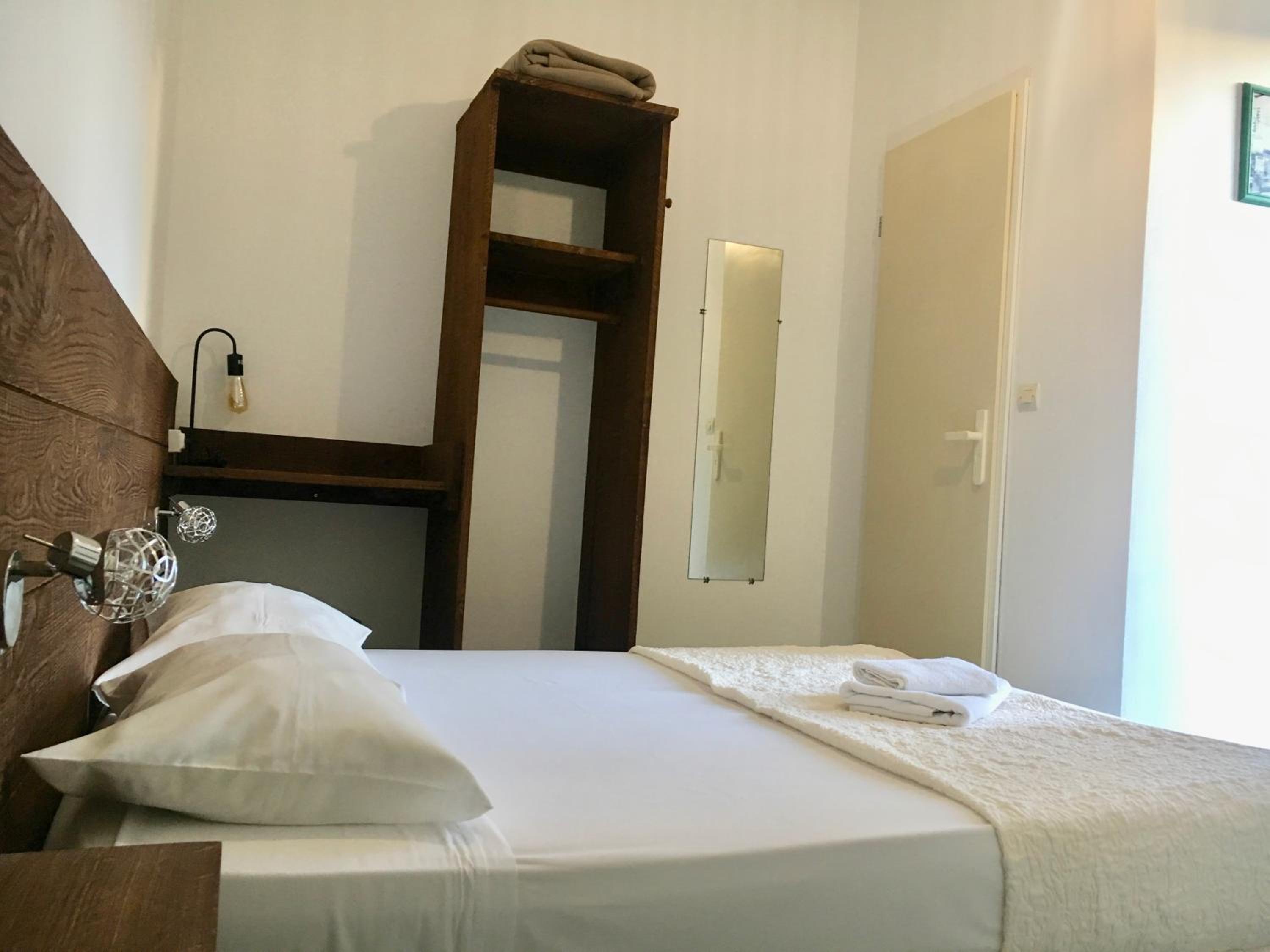 Triple Room - Photo 6