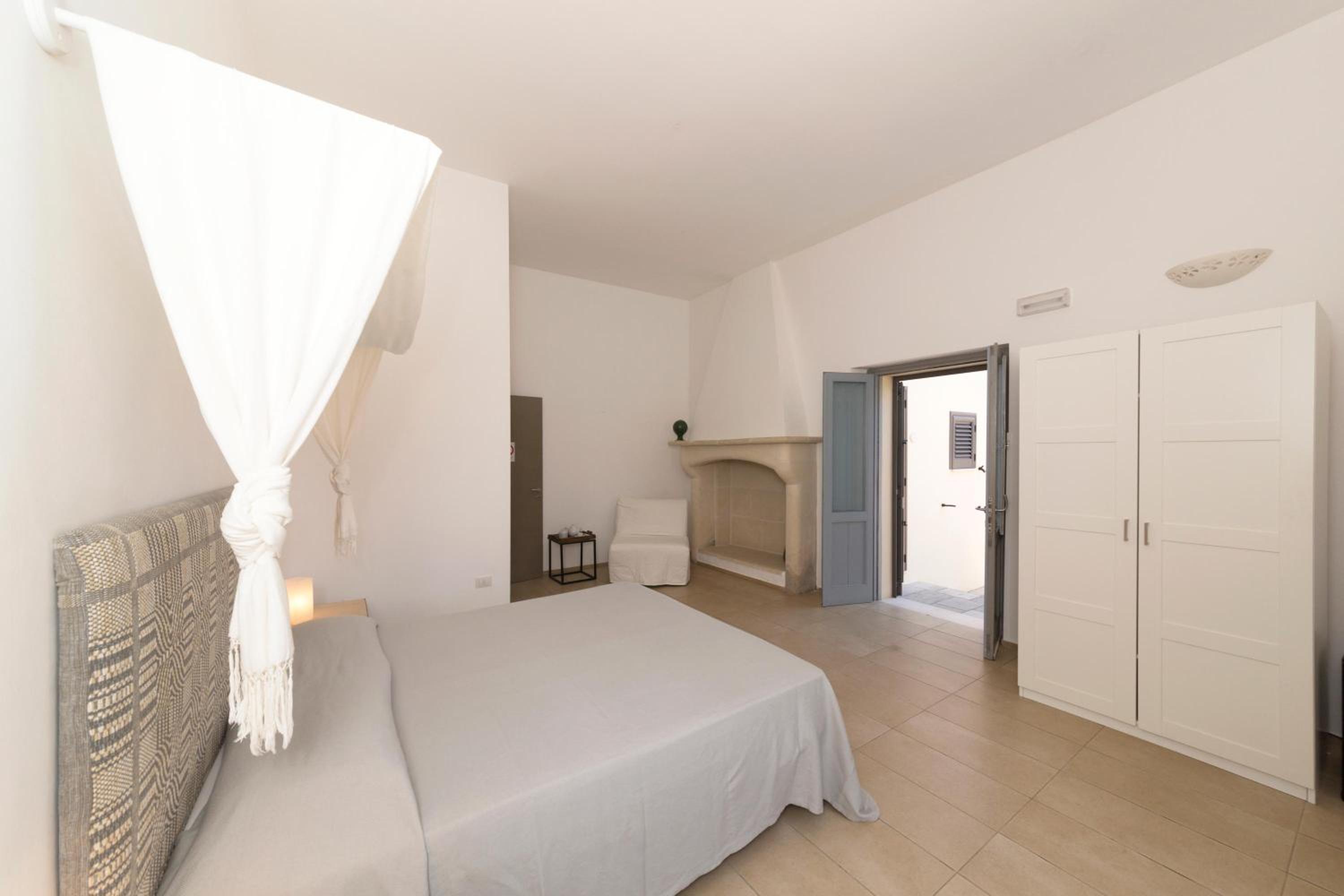 Double Room with Extra Bed - Photo 1