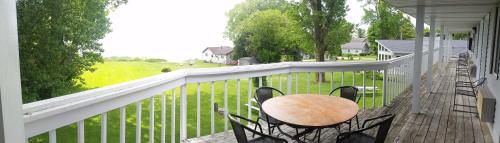 Queen Room with Balcony photo 3