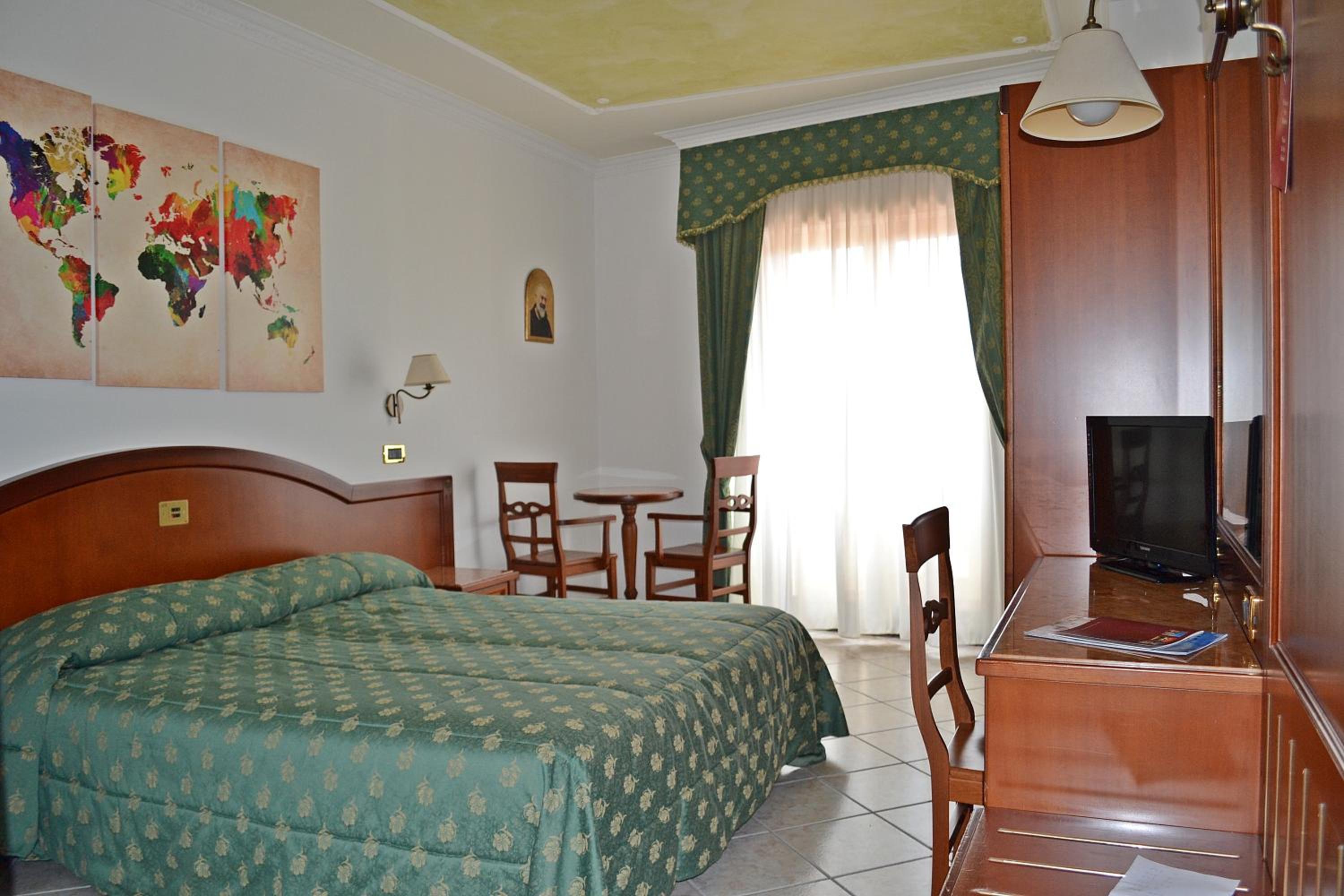 Single Room - Photo 1