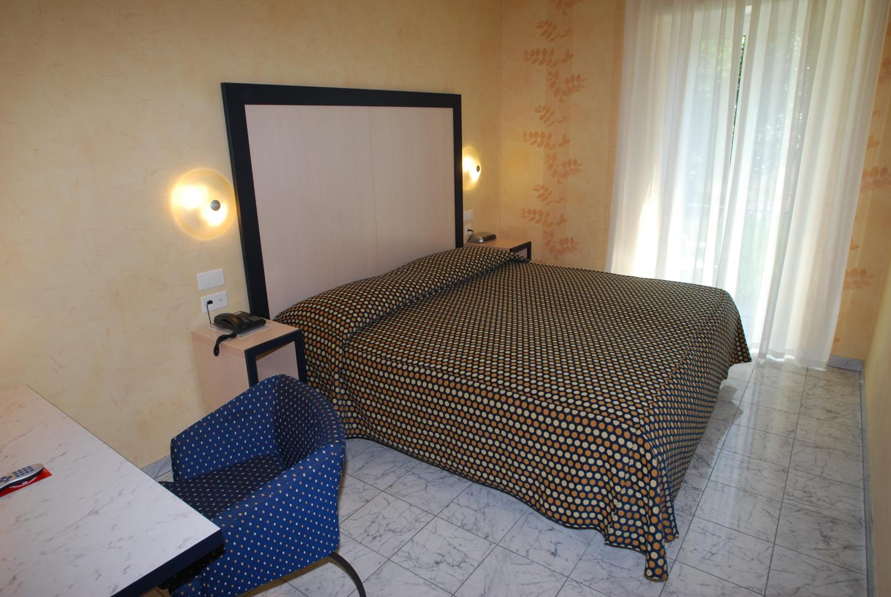 Standard Twin Room photo 3