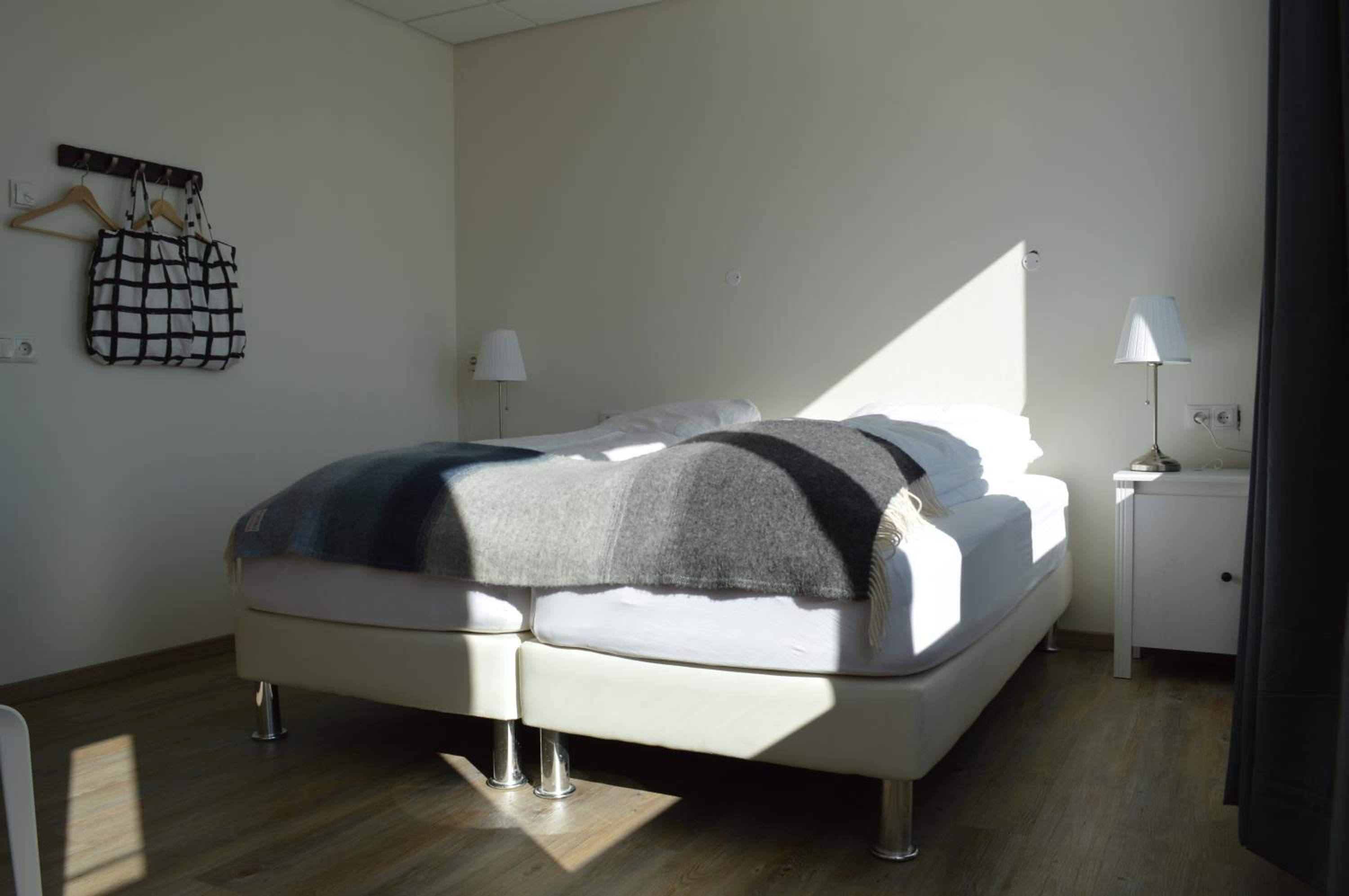 Double or Twin Room with Private Bathroom - Photo 4