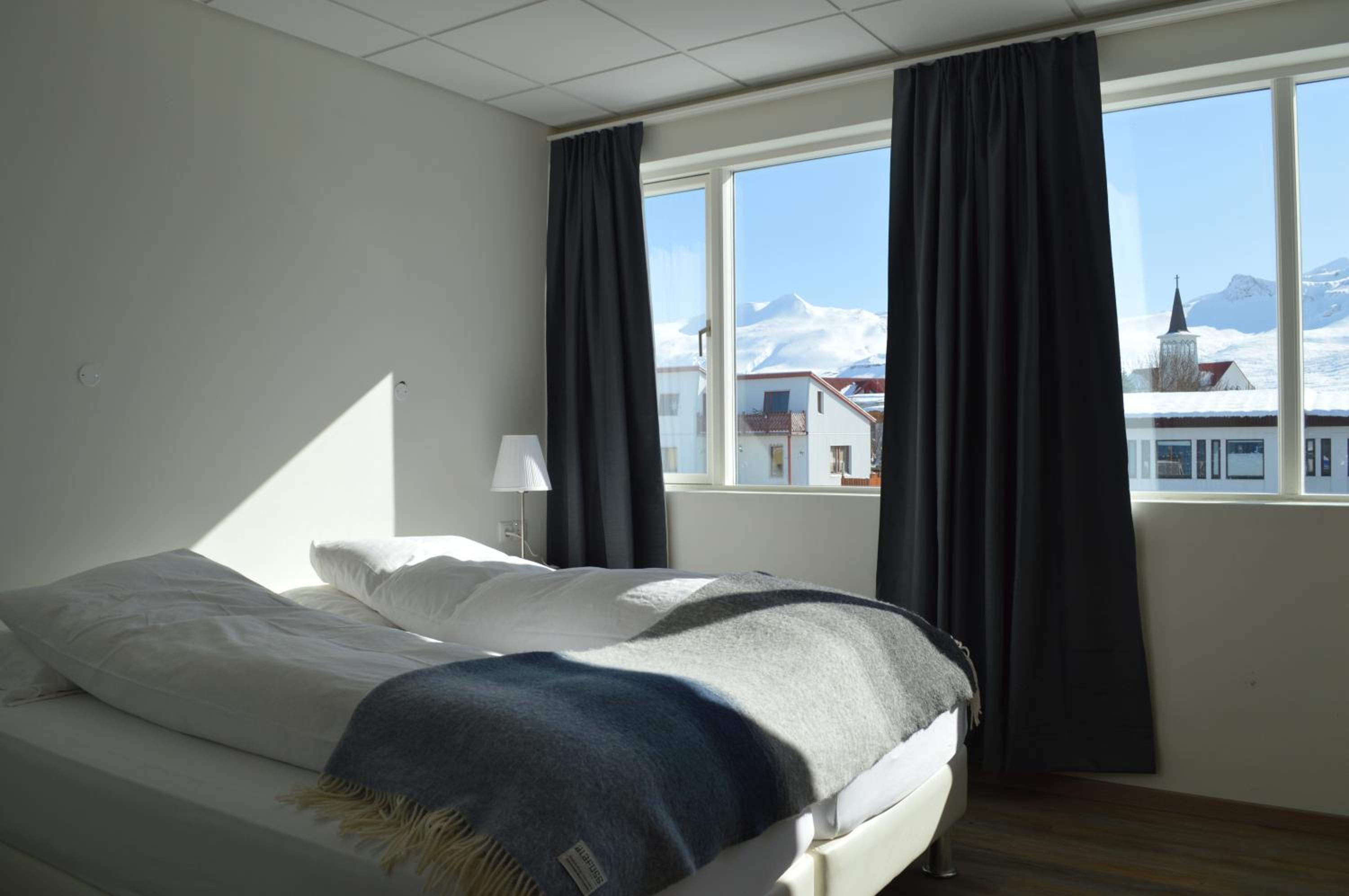 Double or Twin Room with Private Bathroom - Photo 11