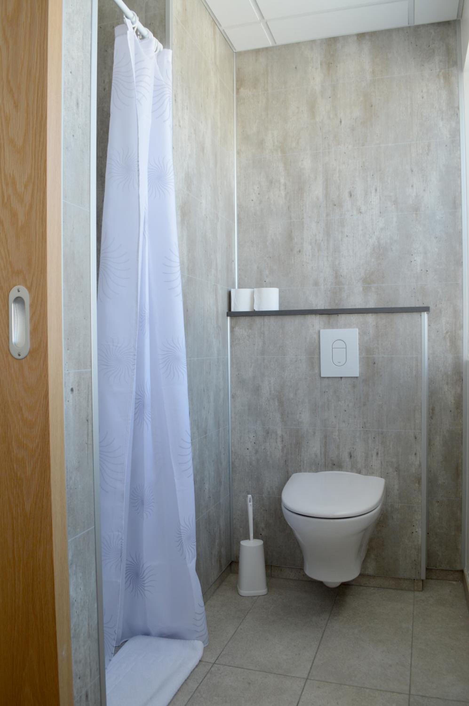 Double or Twin Room with Private Bathroom - Photo 12