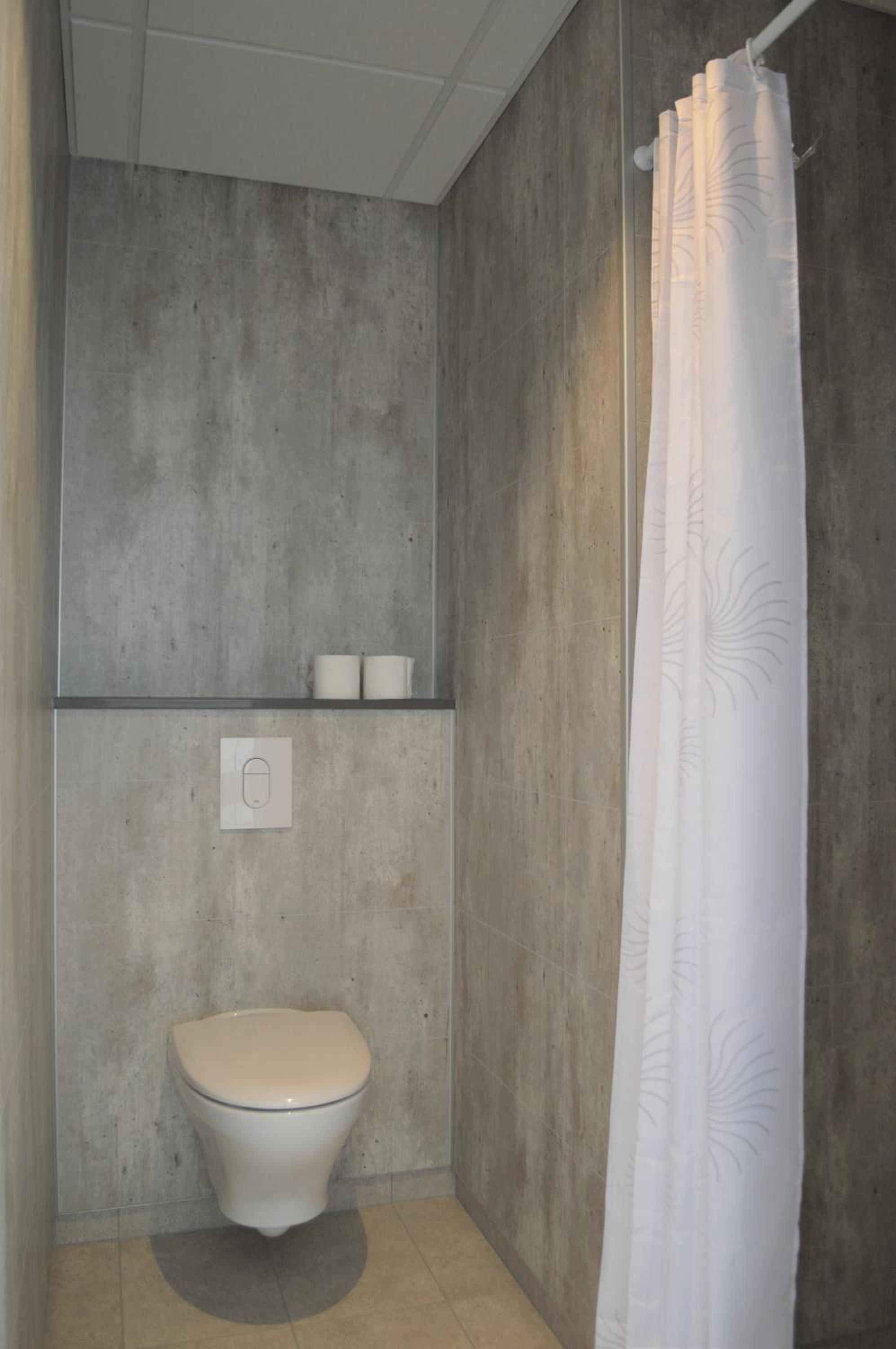 Double or Twin Room with Private Bathroom - Photo 13