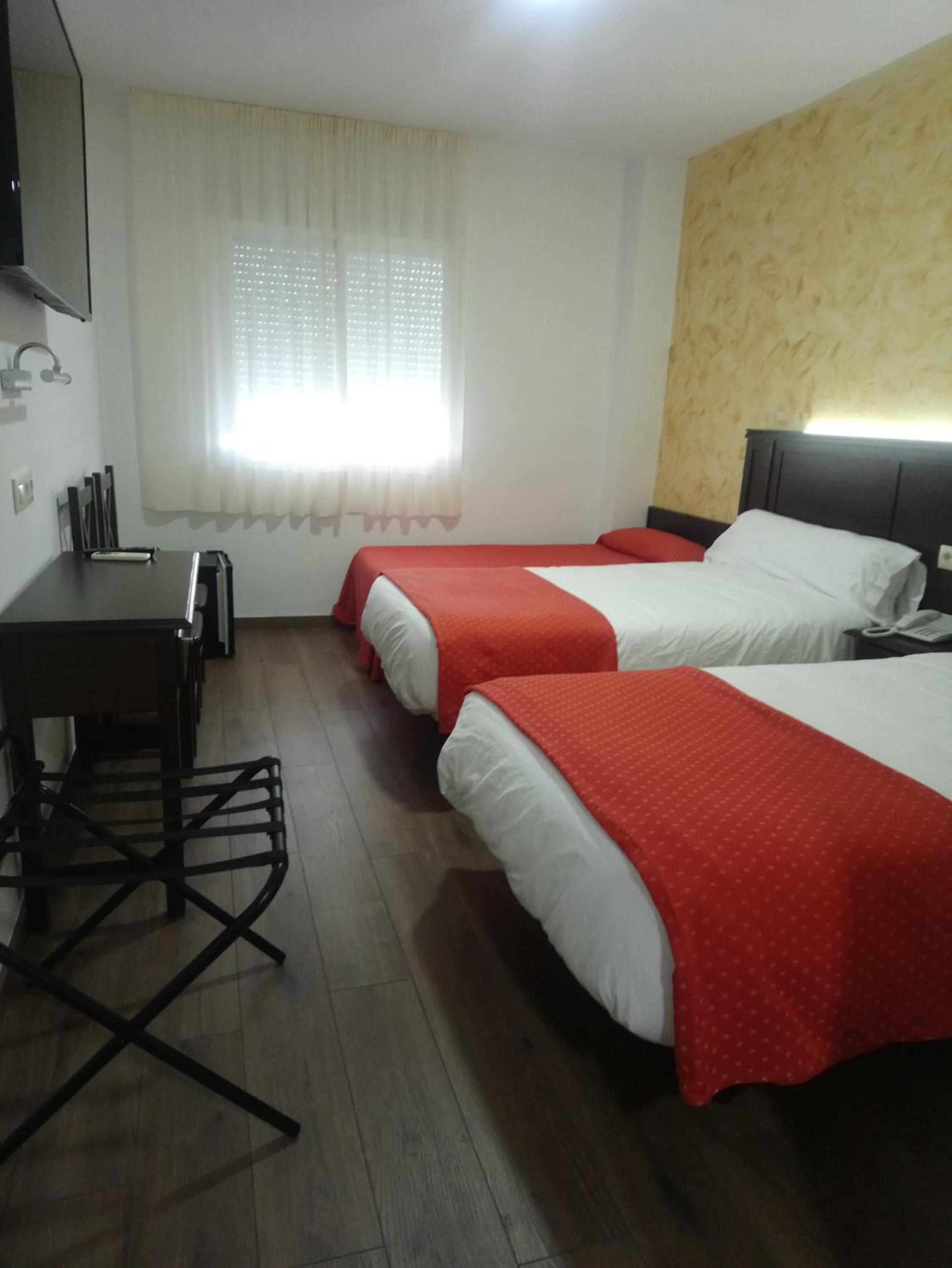 Standard Triple Room photo 2