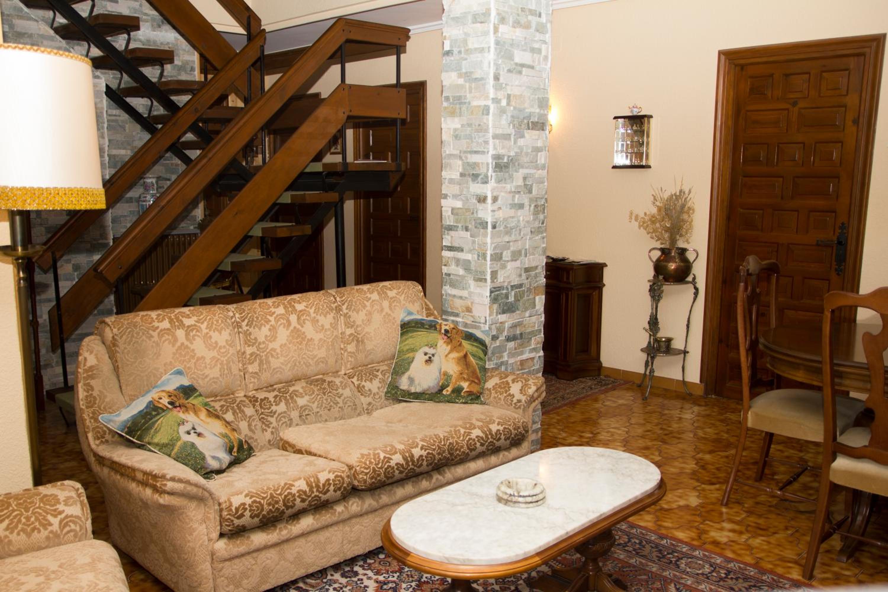 Casa de Seis Habitaciones