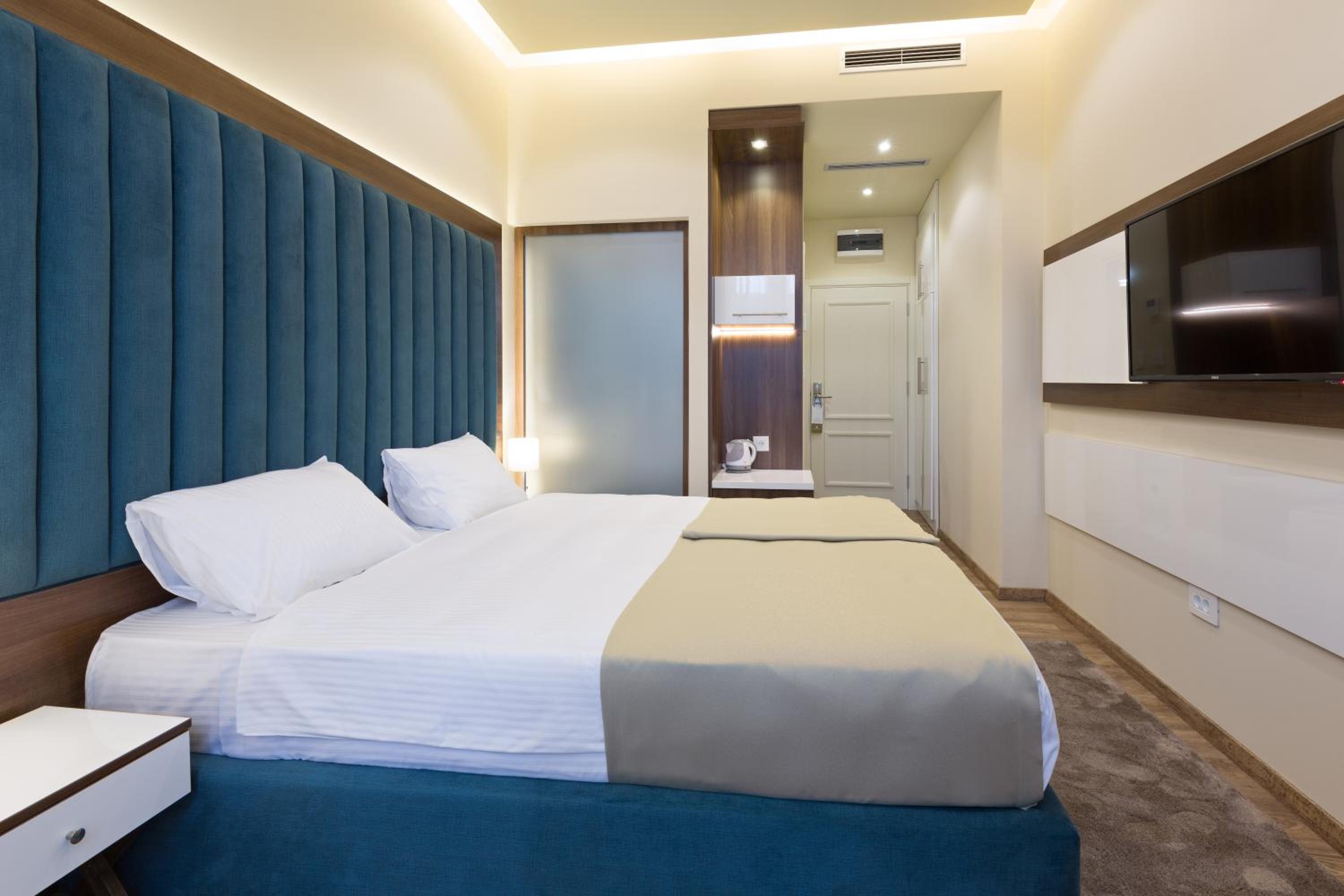 Economy Double or Twin Room photo 2